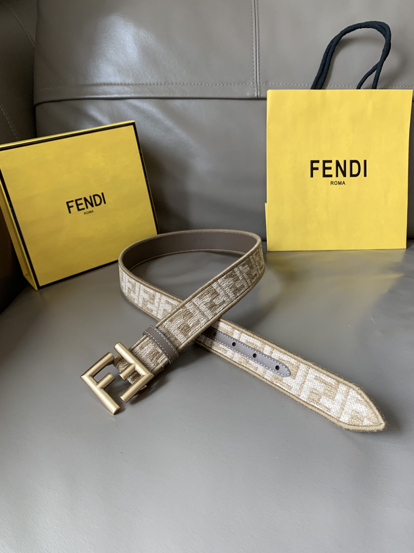 FENDI芬迪专柜新款宽3.5cm男