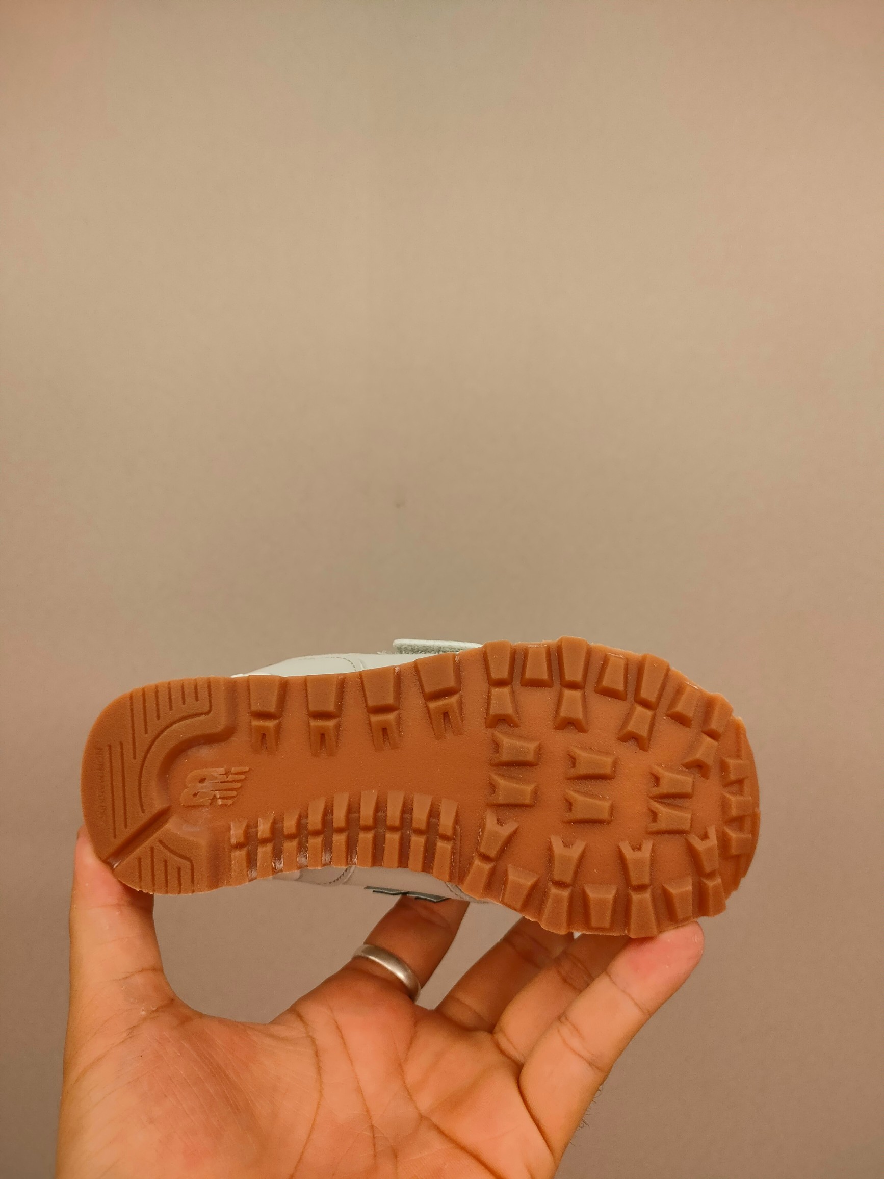 图片[6]-魔术贴ＮＢ574亲子款儿童，软材质+魔术贴+防臭海波丽鞋店 尺码26-37 经典的574系列！该系列传承了品牌的诸多优点，大胆创新！堪称经典系列里的经典，也是最为热门的系列！时隔一年，再次带来的童鞋，必属重磅～-选品中心