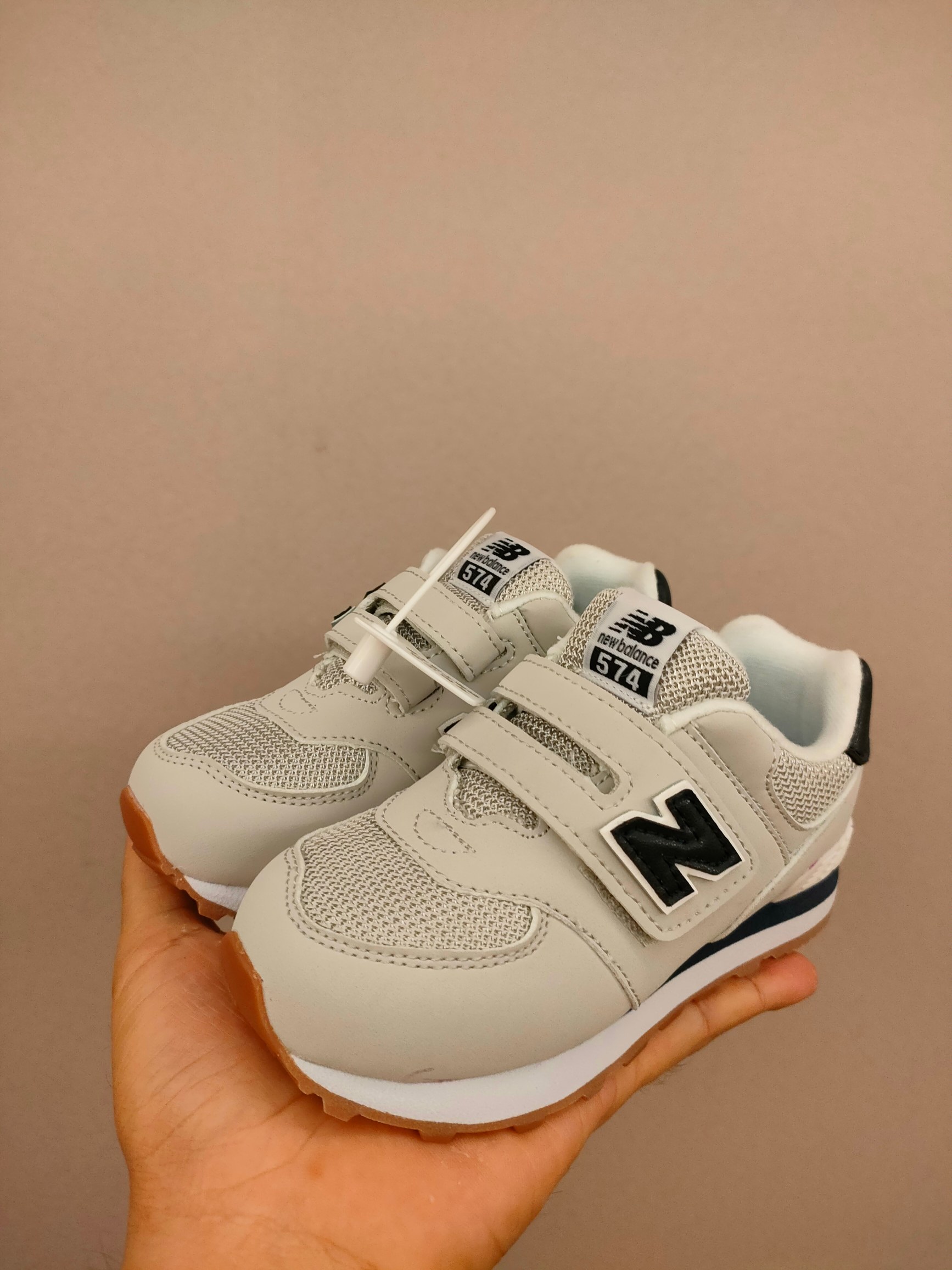 图片[8]-魔术贴ＮＢ574亲子款儿童，软材质+魔术贴+防臭海波丽鞋店 尺码26-37 经典的574系列！该系列传承了品牌的诸多优点，大胆创新！堪称经典系列里的经典，也是最为热门的系列！时隔一年，再次带来的童鞋，必属重磅～-选品中心