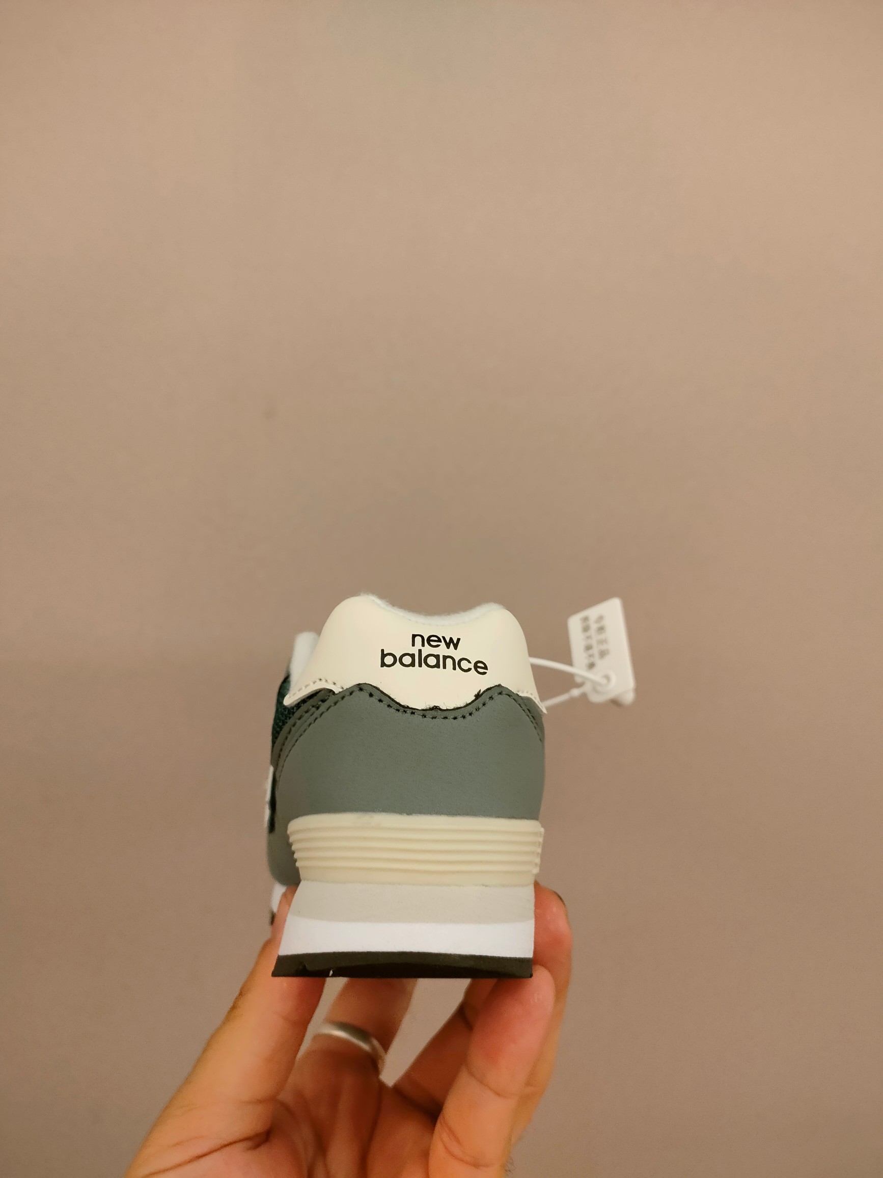 图片[5]-魔术贴ＮＢ574亲子款儿童 ，软材质+魔术贴+防臭海波丽鞋店 尺码26-37 经典的574系列！该系列传承了品牌的诸多优点，大胆创新！堪称经典系列里的经典，也是最为热门的系列！时隔一年，再次带来的童鞋，必属重磅～-选品中心