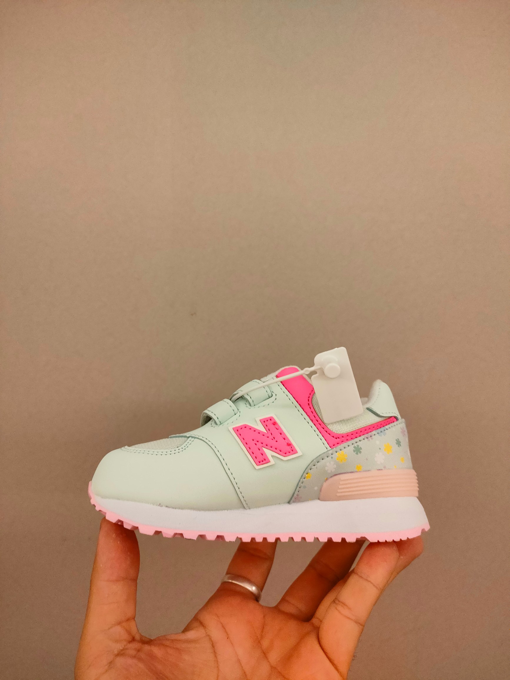 图片[4]-魔术贴ＮＢ574亲子款儿童，软材质+魔术贴+防臭海波丽鞋店 尺码26-37 经典的574系列！该系列传承了品牌的诸多优点，大胆创新！堪称经典系列里的经典，也是最为热门的系列！时隔一年，再次带来的童鞋，必属重磅～-选品中心