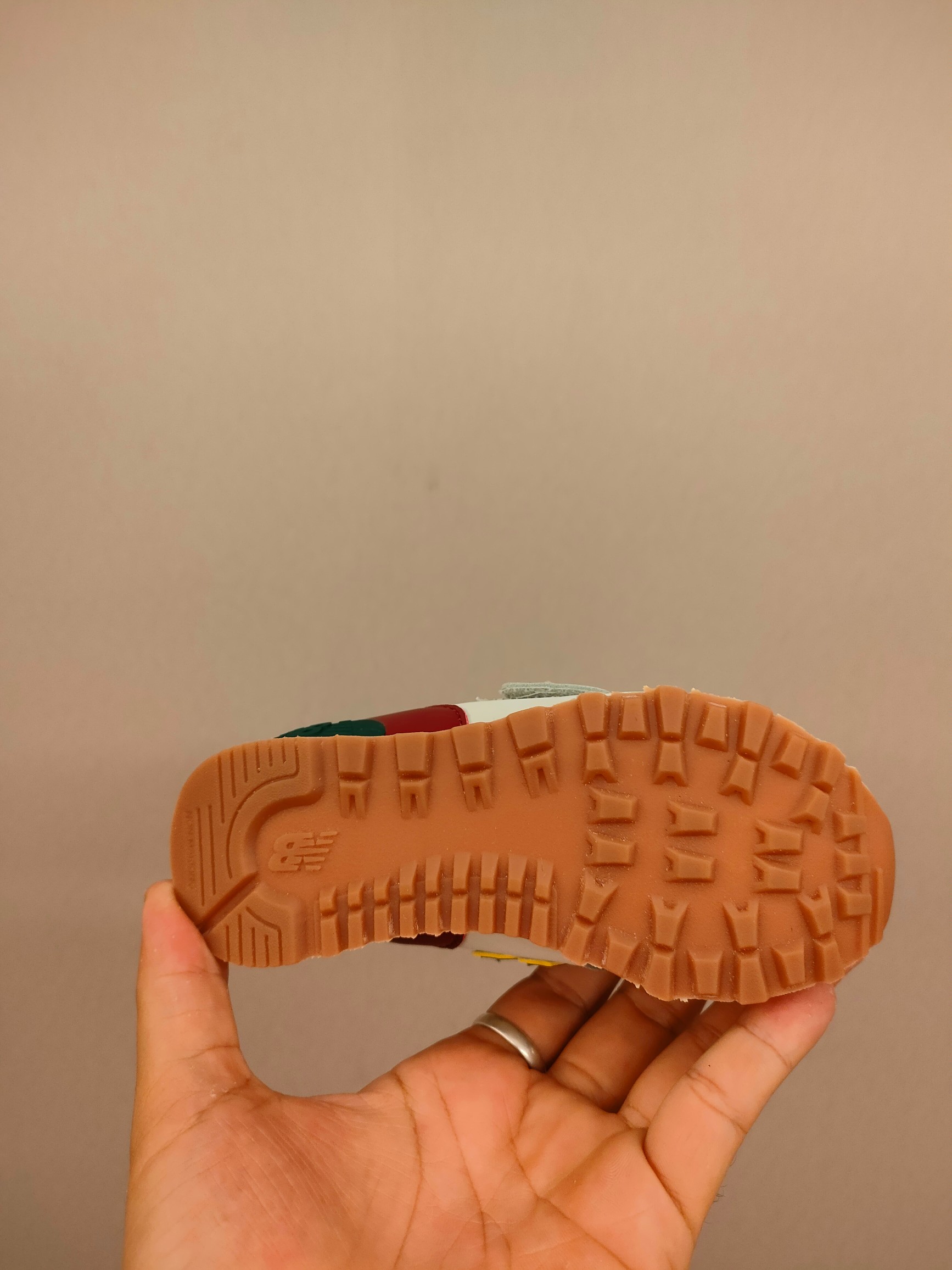 图片[6]-魔术贴ＮＢ574亲子款儿童，软材质+魔术贴+防臭海波丽鞋店 尺码26-37 成人 猪八或者翻毛皮材质尺码36-44鞋带款，带来经典系列 经典的574系列！该系列传承了品牌的诸多优点，大胆创新！堪称经典系列里的经典，也是最为热门的系列！时隔一年，再次带来的童鞋，必属重磅～-选品中心