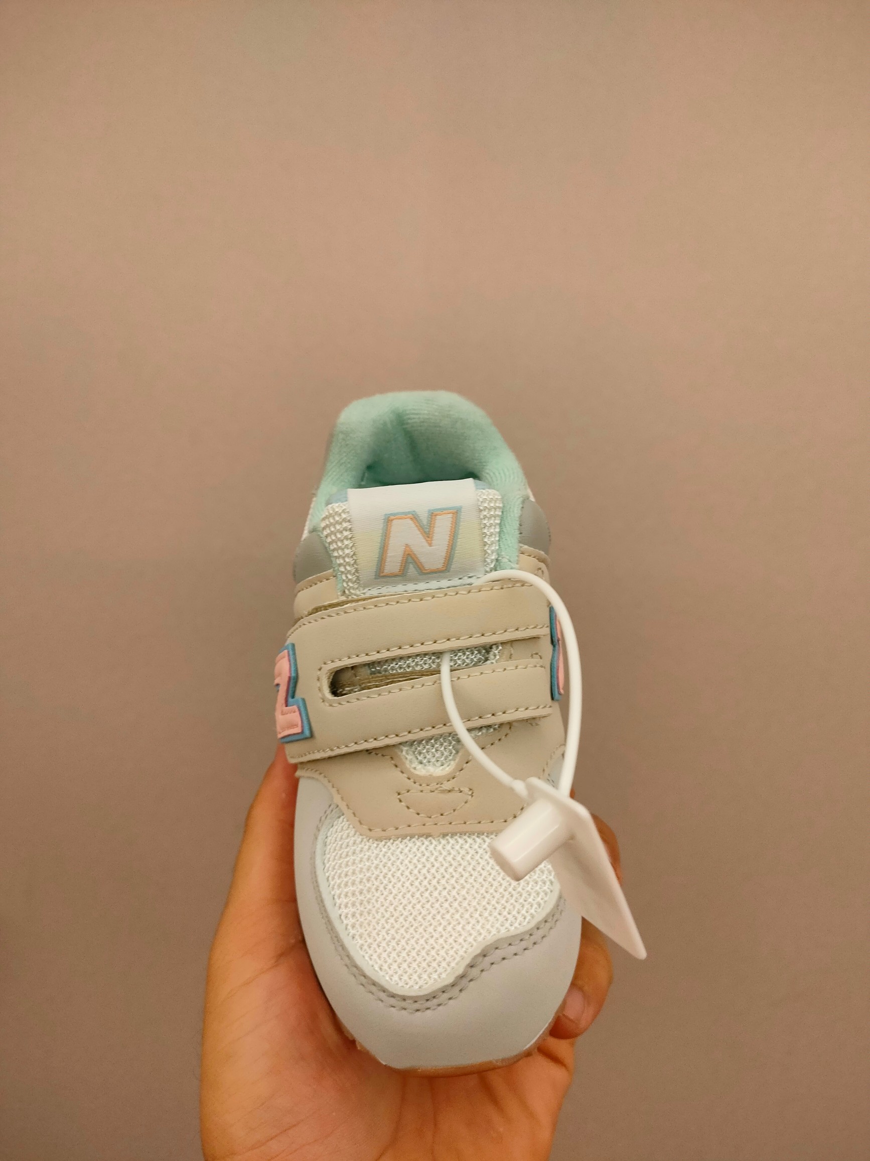 图片[3]-魔术贴ＮＢ574亲子款儿童，软材质+魔术贴+防臭海波丽鞋店 尺码26-37 成人 猪八或者翻毛皮材质尺码36-44鞋带款，带来经典系列 经典的574系列！该系列传承了品牌的诸多优点，大胆创新！堪称经典系列里的经典，也是最为热门的系列！时隔一年，再次带来的童鞋，必属重磅～-选品中心