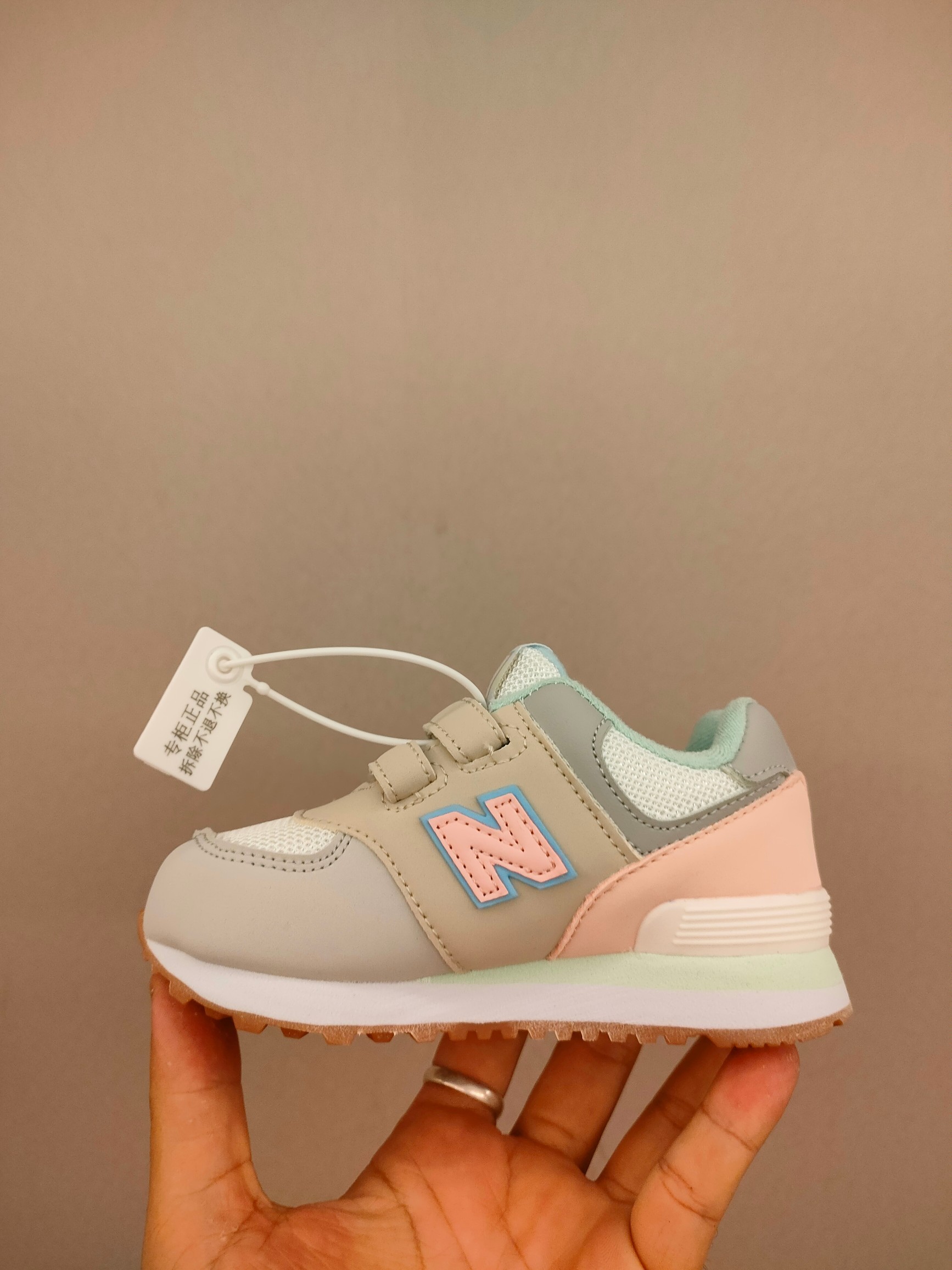 图片[4]-魔术贴ＮＢ574亲子款儿童，软材质+魔术贴+防臭海波丽鞋店 尺码26-37 成人 猪八或者翻毛皮材质尺码36-44鞋带款，带来经典系列 经典的574系列！该系列传承了品牌的诸多优点，大胆创新！堪称经典系列里的经典，也是最为热门的系列！时隔一年，再次带来的童鞋，必属重磅～-选品中心