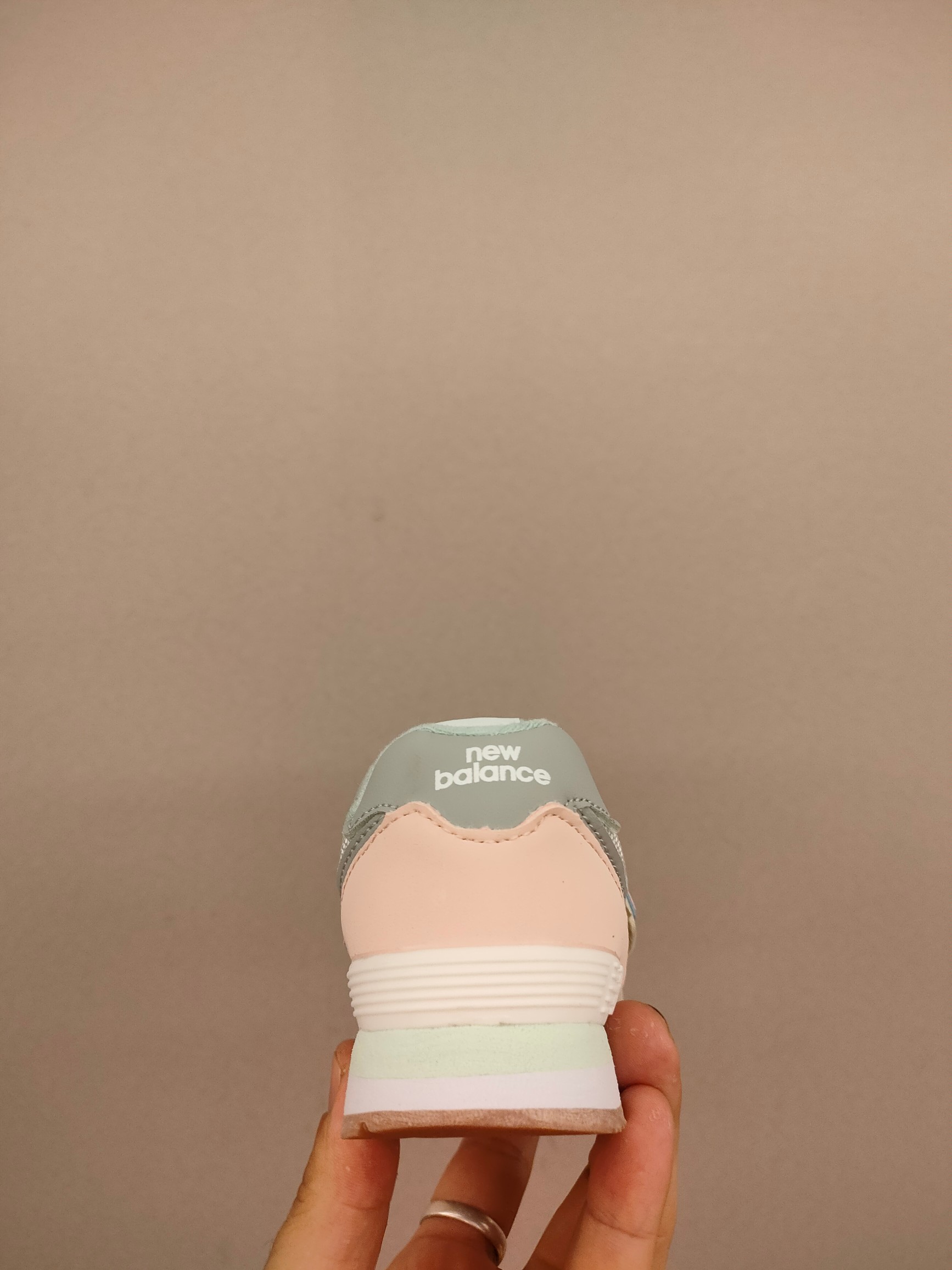 图片[5]-魔术贴ＮＢ574亲子款儿童，软材质+魔术贴+防臭海波丽鞋店 尺码26-37 成人 猪八或者翻毛皮材质尺码36-44鞋带款，带来经典系列 经典的574系列！该系列传承了品牌的诸多优点，大胆创新！堪称经典系列里的经典，也是最为热门的系列！时隔一年，再次带来的童鞋，必属重磅～-选品中心