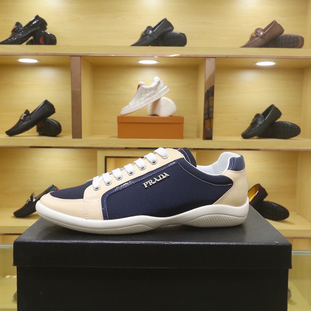 I5 PRADA-普拉达～市场潮款男鞋鞋2022年主推原单货：官网直营店有售此款充分展现设计师的神作男士高端休闲板鞋 懒人套脚 、四季很流行的乐福男人味风格材质特点：原版面料 内里透气内里\/橡胶大底 适合司机驾驶。男鞋