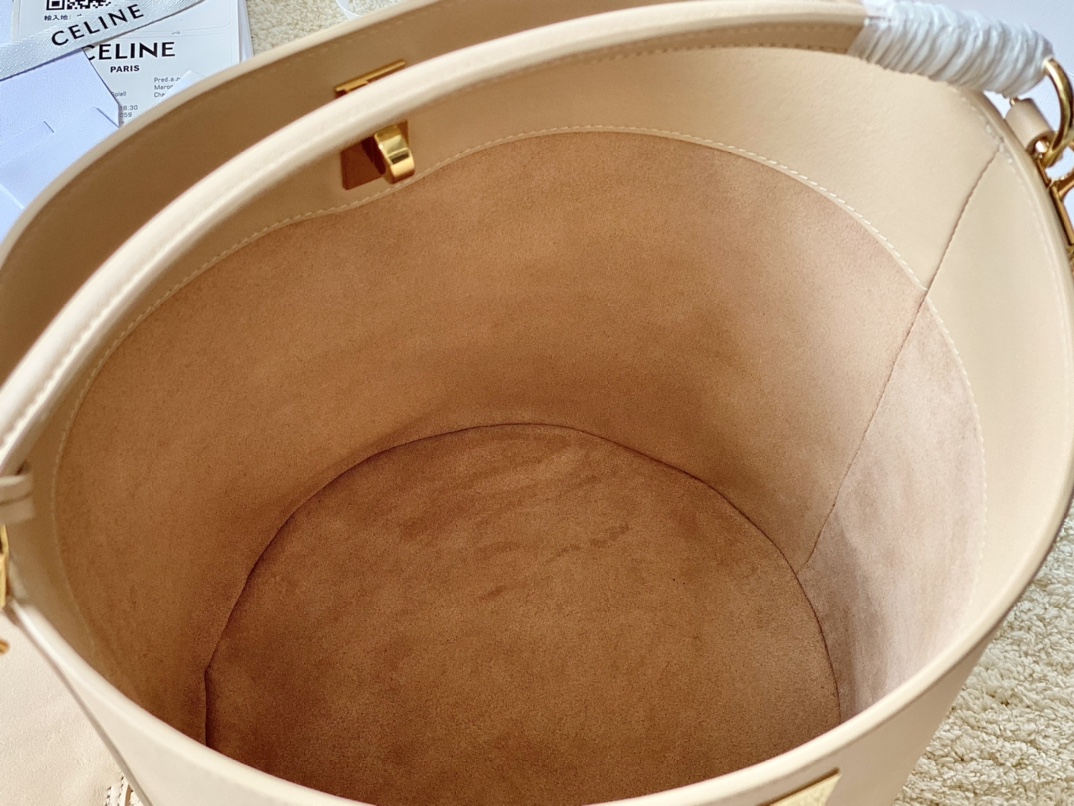 CELINE赛琳Bucket 16 牛皮革全皮水桶包195573