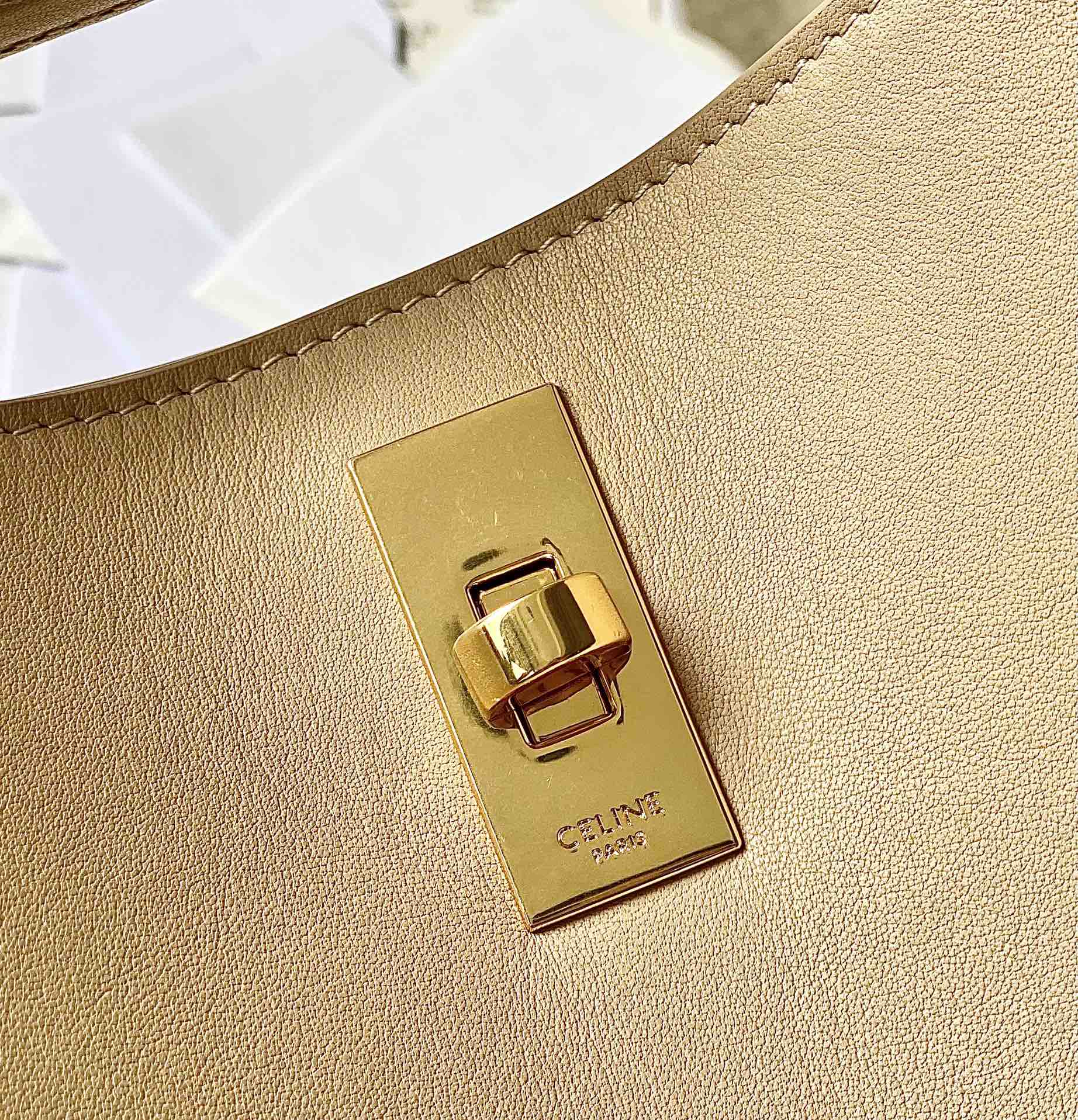 CELINE赛琳Bucket 16 牛皮革全皮水桶包195573