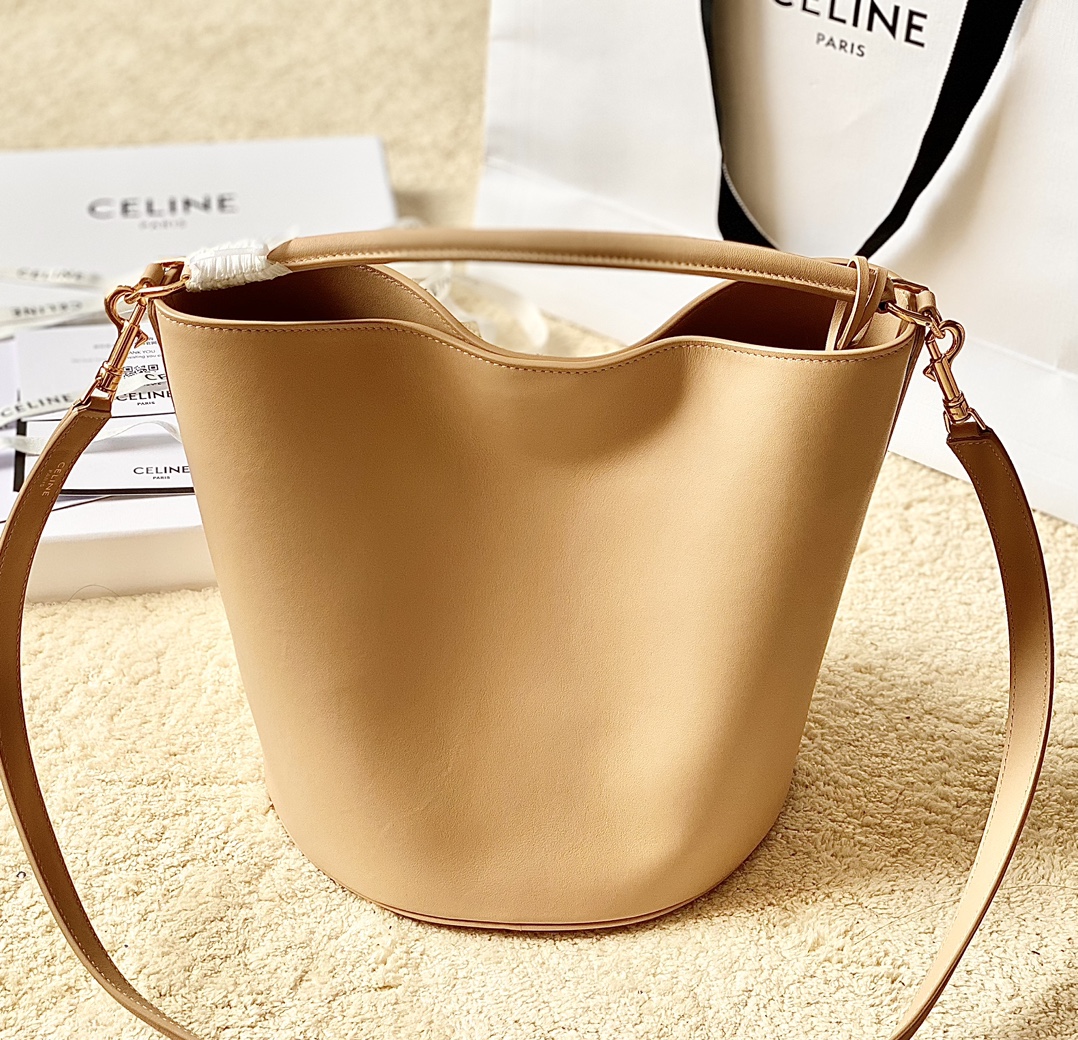 CELINE赛琳Bucket 16 牛皮革全皮水桶包195573