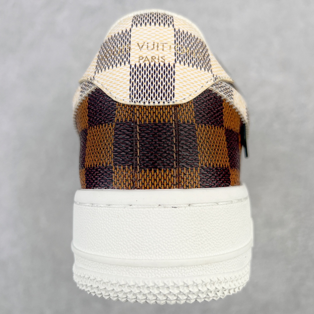 图片[8]-＃东莞纯原 市面独家顶级版本 Louis Vuitton lv x NK Air Force1 Low 空军重磅联名 至今巅峰之作 男款最新升级改良版 25个配色持续更新东莞大厂耗资原鞋开发 当时发售前基本上没货 2级市场买了两双回来开发 一双白蓝女鞋 一双全白男鞋 当时一双价格5w+ 拿到手上有点发抖 全鞋拼接工艺的完美衔接 看不出一点有拼接过的痕迹 最重要的鞋面材料 都需进口订做采用意大利Monogram 纳米牛皮 软度舒适度非常好 报废率也极高 全鞋工艺极其复杂鞋面的印花 压纹都是对于工厂新的摸索和挑战 原版大底私模开发 区别市场低价版本共用老款空军磨具大底 毕竟原版4-5万的鞋 做工材质都是进口最顶级的皮革 质地暗花烫金的拼接凸显高级和质感 鞋身非常轻便大底舒适度非常之高 完全改变了之前Force1 Low 的笨重硬度不舒适的设计 对于品牌和设计师不做多的介绍做好鞋也很想用情怀做铺垫可惜文字格不够 有喜欢关注此款很久的朋友可以考虑下顶级高端fake 一比一的细节 全身心的开发只为还原你购买后称赞还不错的潮鞋 男女鞋尺码 35 36 37 38 39 40 41 42 43 44 45 46-选品中心