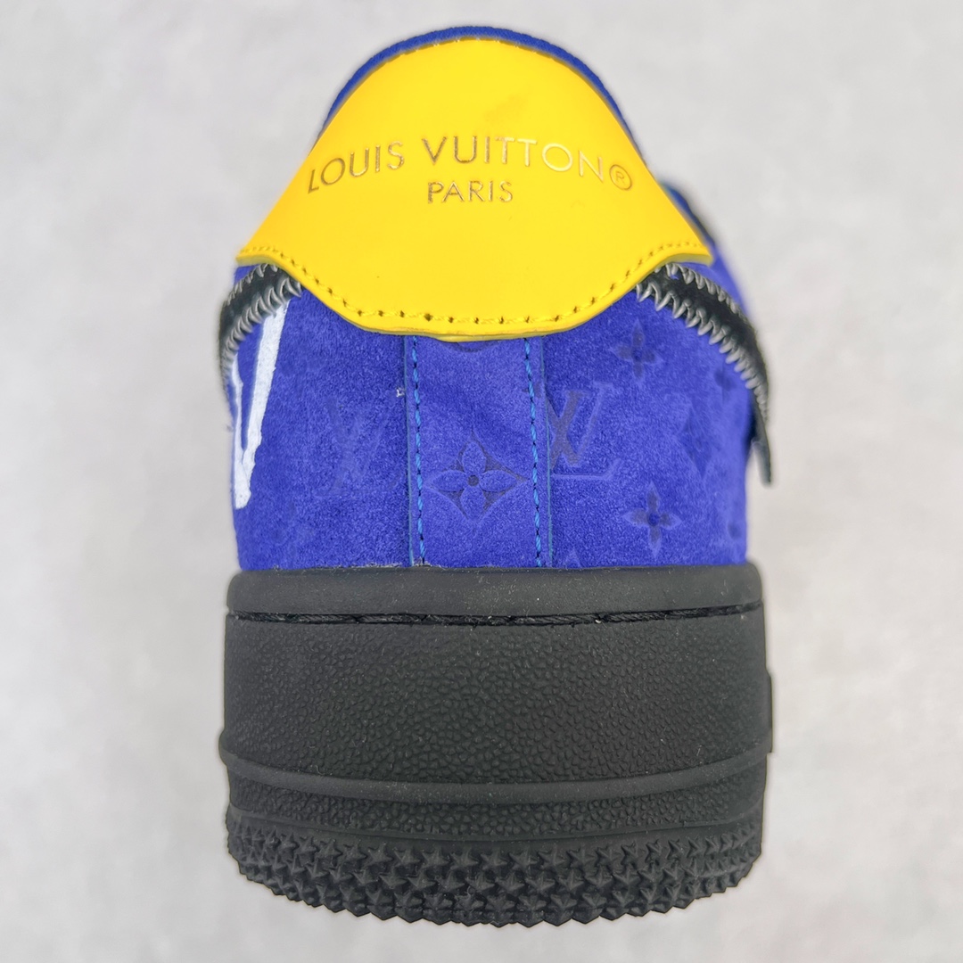 图片[8]-＃东莞纯原 市面独家顶级版本 Louis Vuitton lv x NK Air Force1 Low 空军重磅联名 至今巅峰之作 男款最新升级改良版 25个配色持续更新东莞大厂耗资原鞋开发 当时发售前基本上没货 2级市场买了两双回来开发 一双白蓝女鞋 一双全白男鞋 当时一双价格5w+ 拿到手上有点发抖 全鞋拼接工艺的完美衔接 看不出一点有拼接过的痕迹 最重要的鞋面材料 都需进口订做采用意大利Monogram 纳米牛皮 软度舒适度非常好 报废率也极高 全鞋工艺极其复杂鞋面的印花 压纹都是对于工厂新的摸索和挑战 原版大底私模开发 区别市场低价版本共用老款空军磨具大底 毕竟原版4-5万的鞋 做工材质都是进口最顶级的皮革 质地暗花烫金的拼接凸显高级和质感 鞋身非常轻便大底舒适度非常之高 完全改变了之前Force1 Low 的笨重硬度不舒适的设计 对于品牌和设计师不做多的介绍做好鞋也很想用情怀做铺垫可惜文字格不够 有喜欢关注此款很久的朋友可以考虑下顶级高端fake 一比一的细节 全身心的开发只为还原你购买后称赞还不错的潮鞋 男女鞋尺码 35 36 37 38 39 40 41 42 43 44 45 46-选品中心