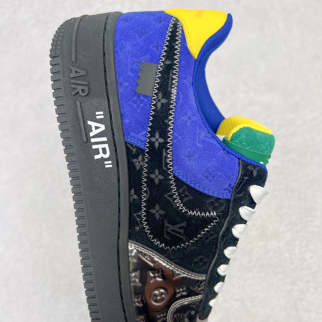图片[6]-＃东莞纯原 市面独家顶级版本 Louis Vuitton lv x NK Air Force1 Low 空军重磅联名 至今巅峰之作 男款最新升级改良版 25个配色持续更新东莞大厂耗资原鞋开发 当时发售前基本上没货 2级市场买了两双回来开发 一双白蓝女鞋 一双全白男鞋 当时一双价格5w+ 拿到手上有点发抖 全鞋拼接工艺的完美衔接 看不出一点有拼接过的痕迹 最重要的鞋面材料 都需进口订做采用意大利Monogram 纳米牛皮 软度舒适度非常好 报废率也极高 全鞋工艺极其复杂鞋面的印花 压纹都是对于工厂新的摸索和挑战 原版大底私模开发 区别市场低价版本共用老款空军磨具大底 毕竟原版4-5万的鞋 做工材质都是进口最顶级的皮革 质地暗花烫金的拼接凸显高级和质感 鞋身非常轻便大底舒适度非常之高 完全改变了之前Force1 Low 的笨重硬度不舒适的设计 对于品牌和设计师不做多的介绍做好鞋也很想用情怀做铺垫可惜文字格不够 有喜欢关注此款很久的朋友可以考虑下顶级高端fake 一比一的细节 全身心的开发只为还原你购买后称赞还不错的潮鞋 男女鞋尺码 35 36 37 38 39 40 41 42 43 44 45 46-选品中心