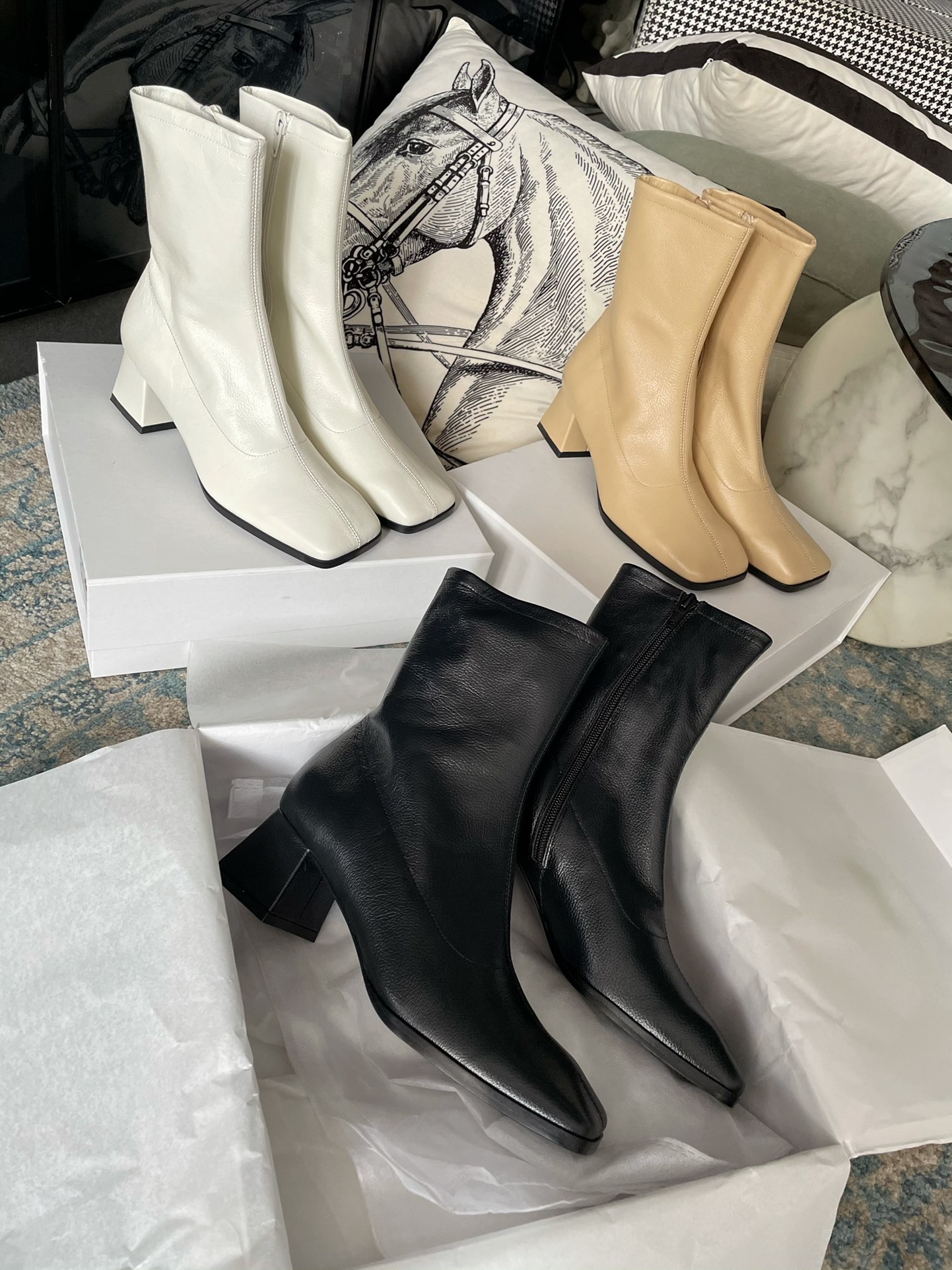 By Fa r Ankle boots super soft The new retro square toe horseshoe heel and ankl