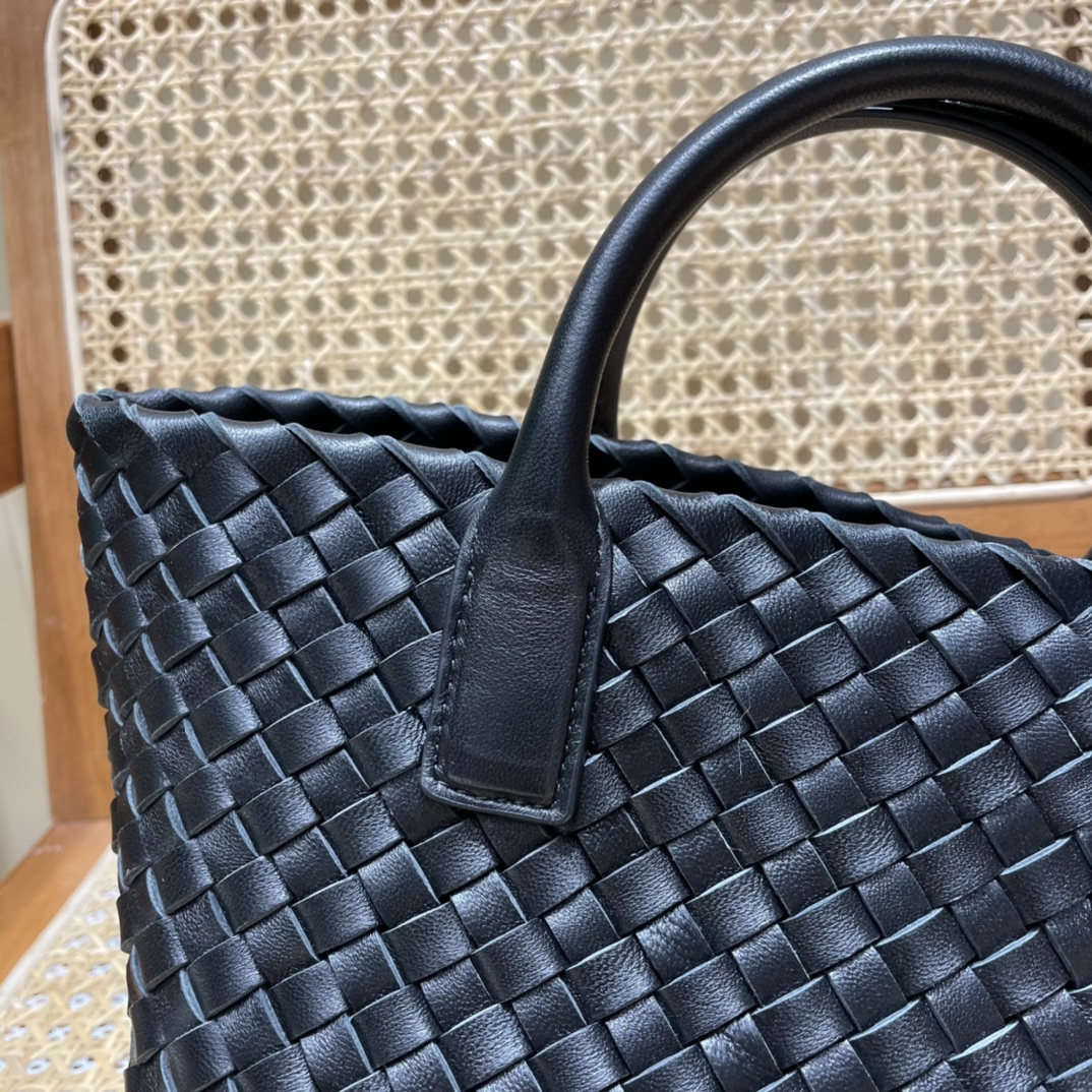 Bottega Veneta MINI CABAT 20CM BAG 709464黑色