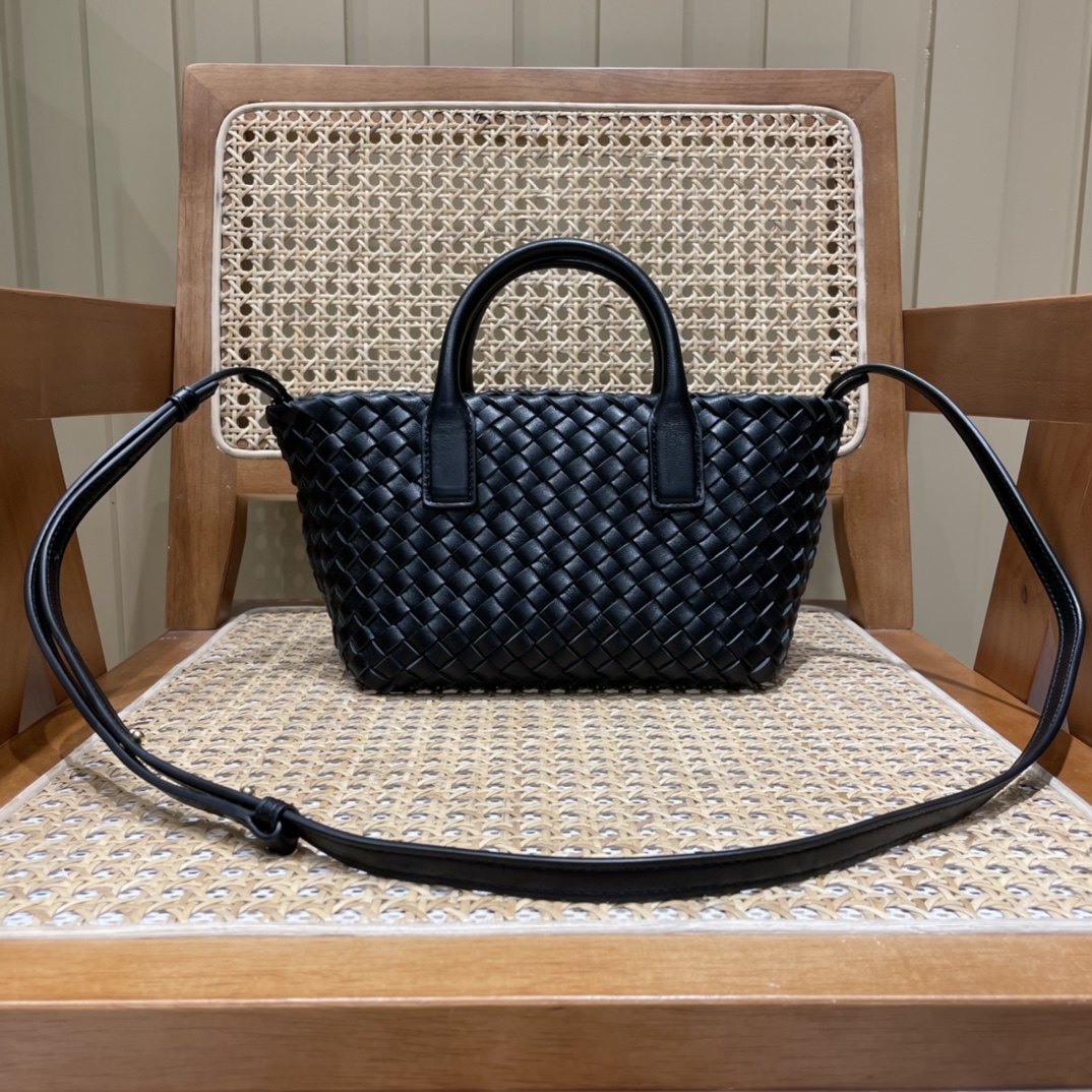 Bottega Veneta MINI CABAT 20CM BAG 709464黑色