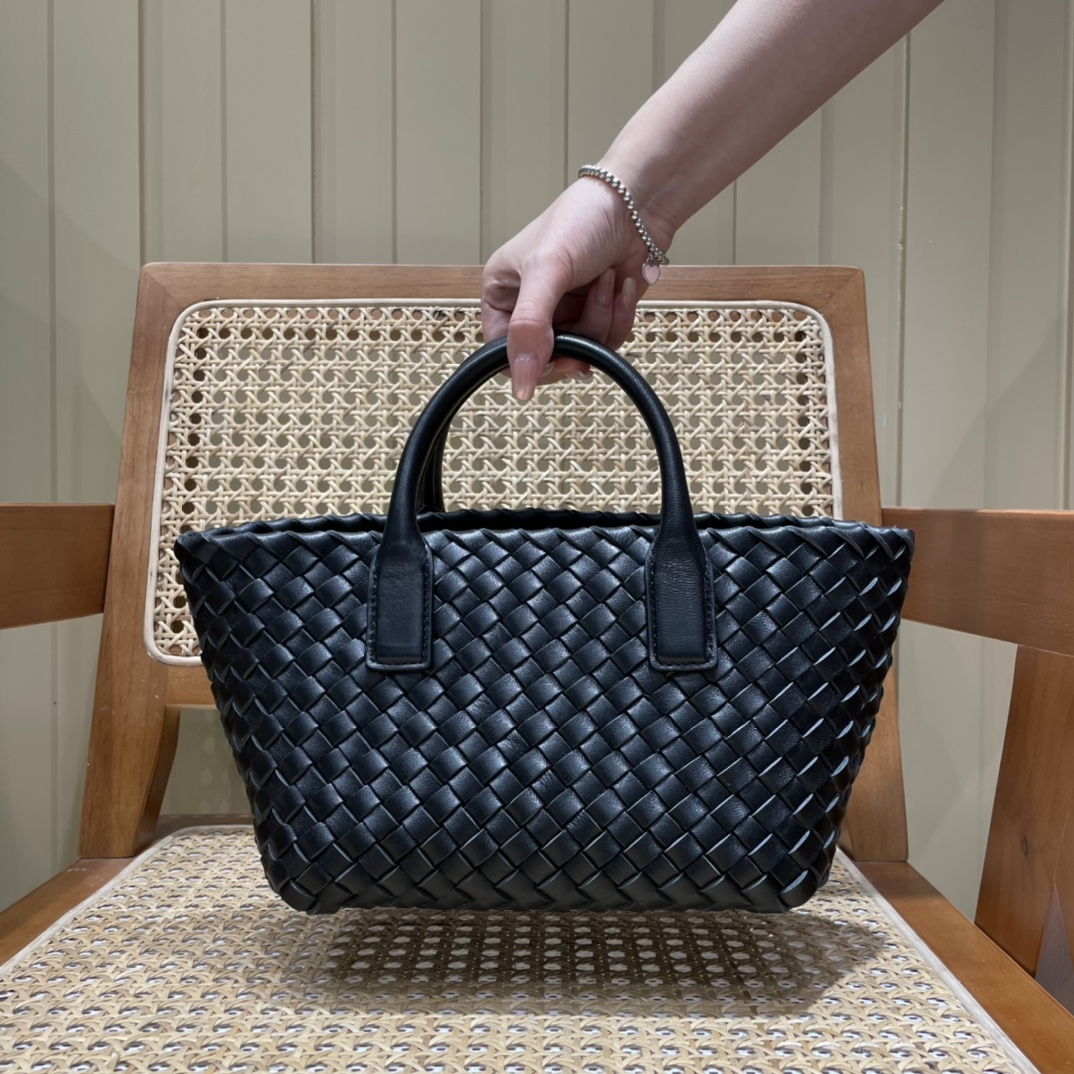 Bottega Veneta MINI CABAT 20CM BAG 709464黑色
