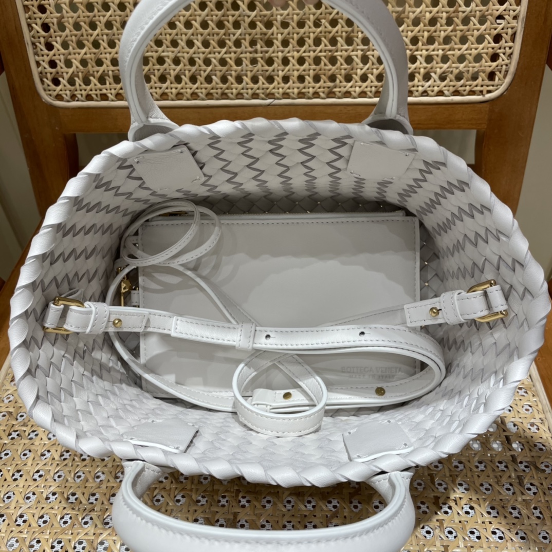 Bottega Veneta MINI CABAT 20CM BAG 709464白色