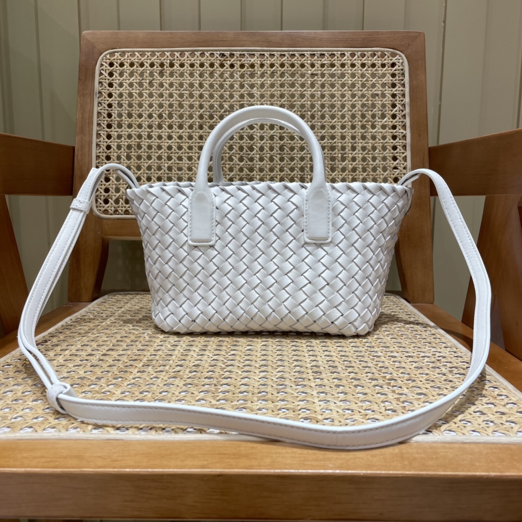 Bottega Veneta MINI CABAT 20CM BAG 709464白色