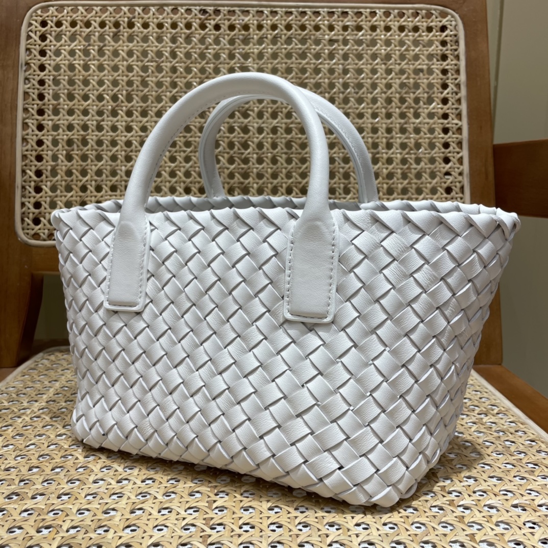 Bottega Veneta MINI CABAT 20CM BAG 709464白色