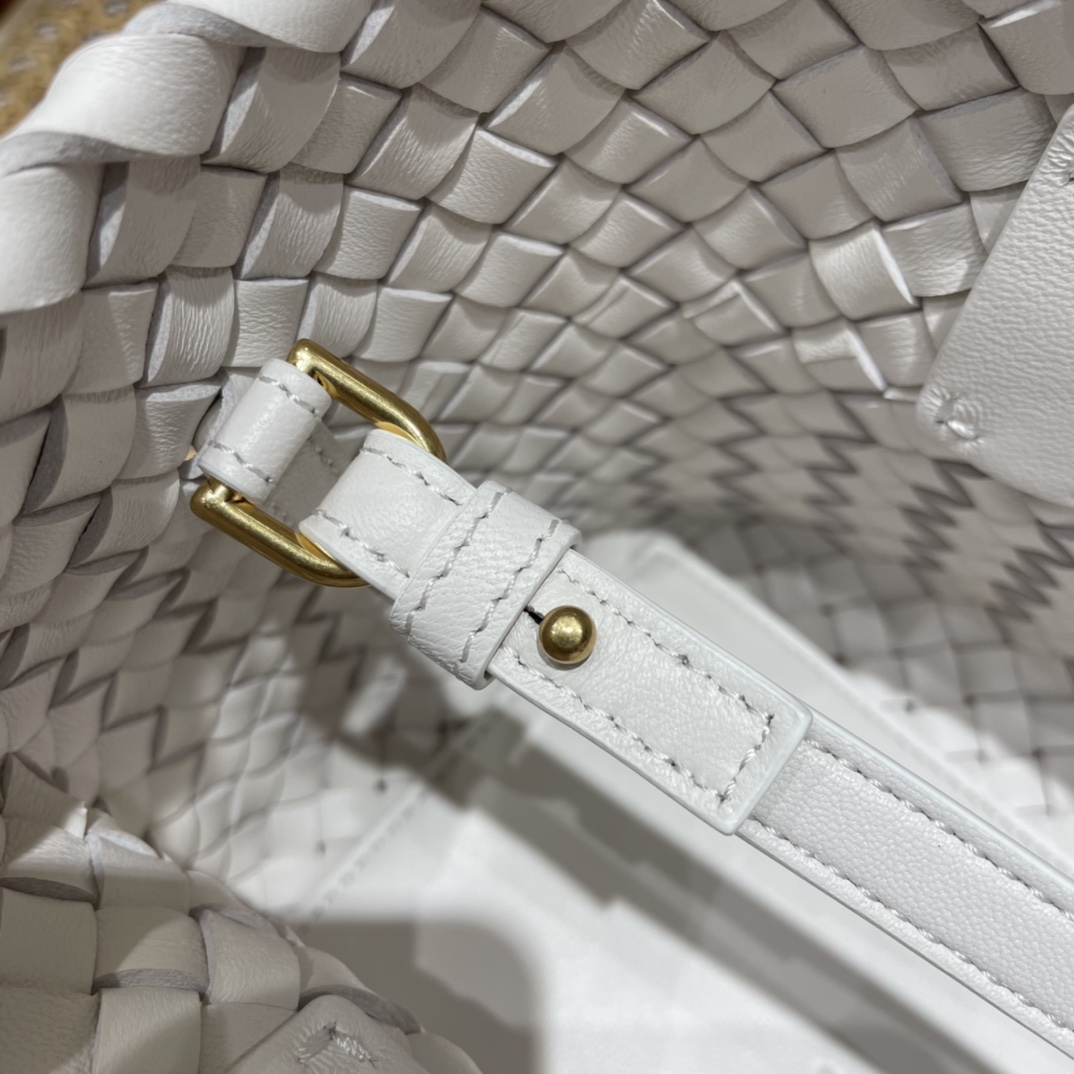 Bottega Veneta MINI CABAT 20CM BAG 709464白色