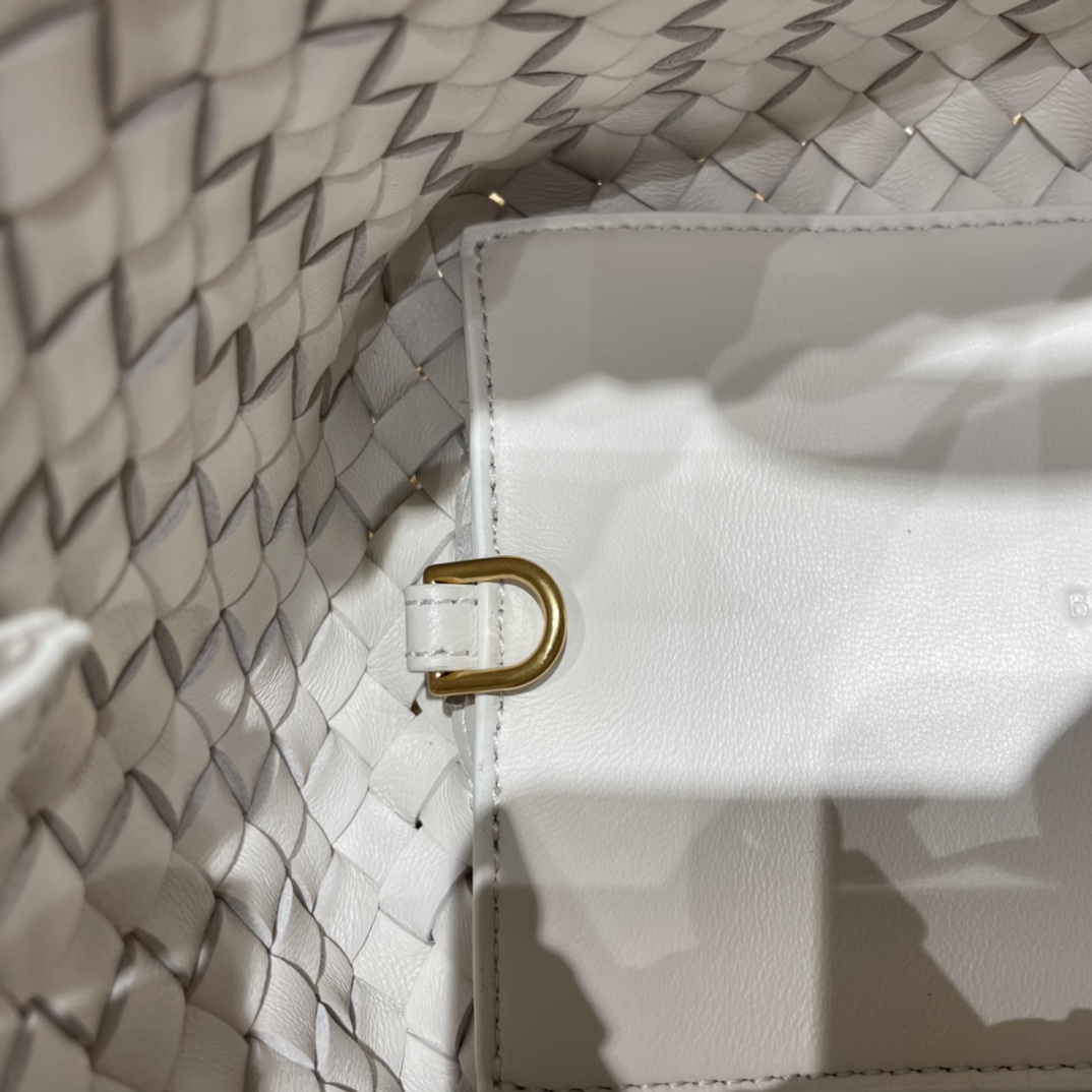 Bottega Veneta MINI CABAT 20CM BAG 709464白色
