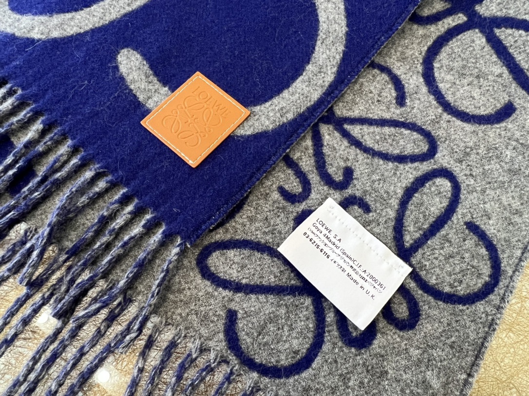 LOEWE罗意威男女通用涂鸦双面围巾