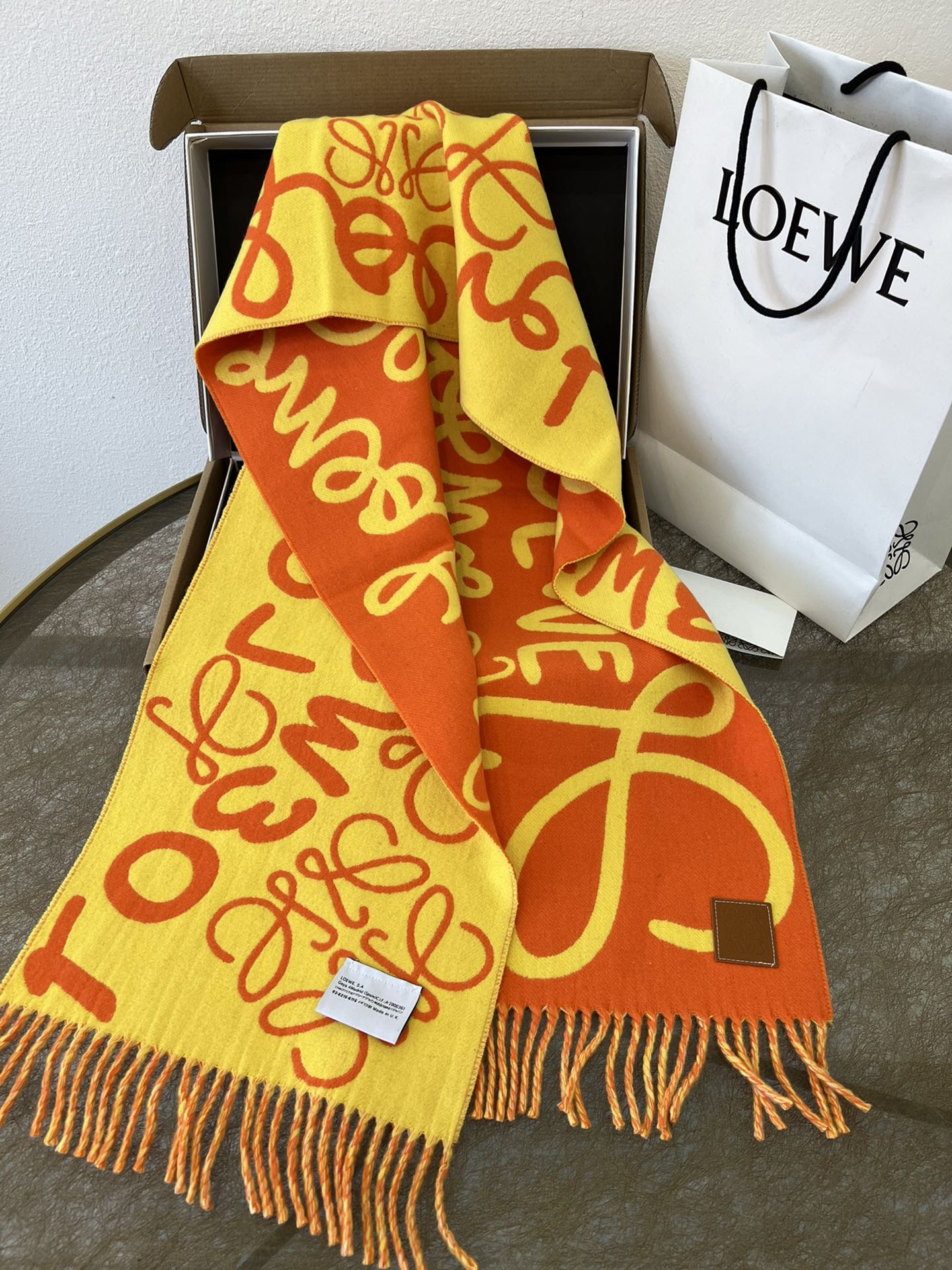 LOEWE罗意威男女通用涂鸦双面围巾