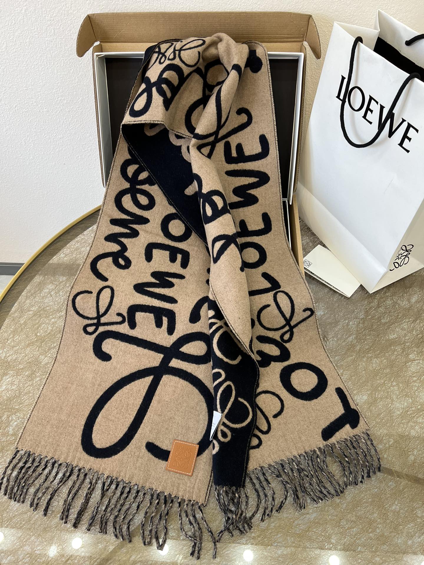 LOEWE罗意威男女通用涂鸦双面围巾