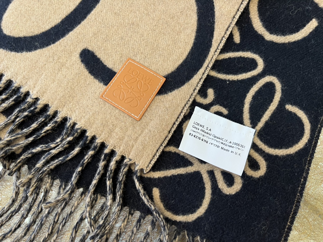 LOEWE罗意威男女通用涂鸦双面围巾