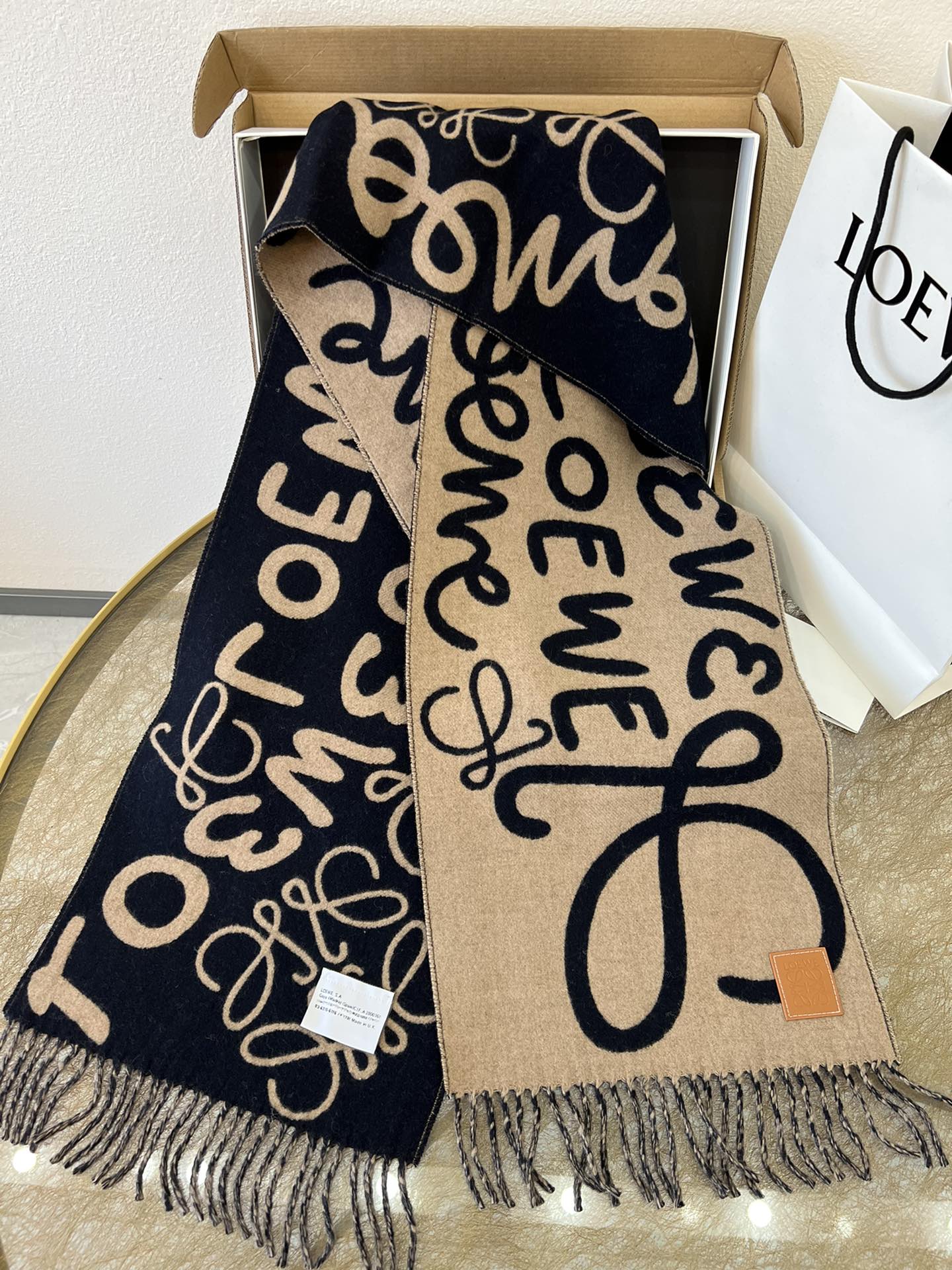 LOEWE罗意威男女通用涂鸦双面围巾