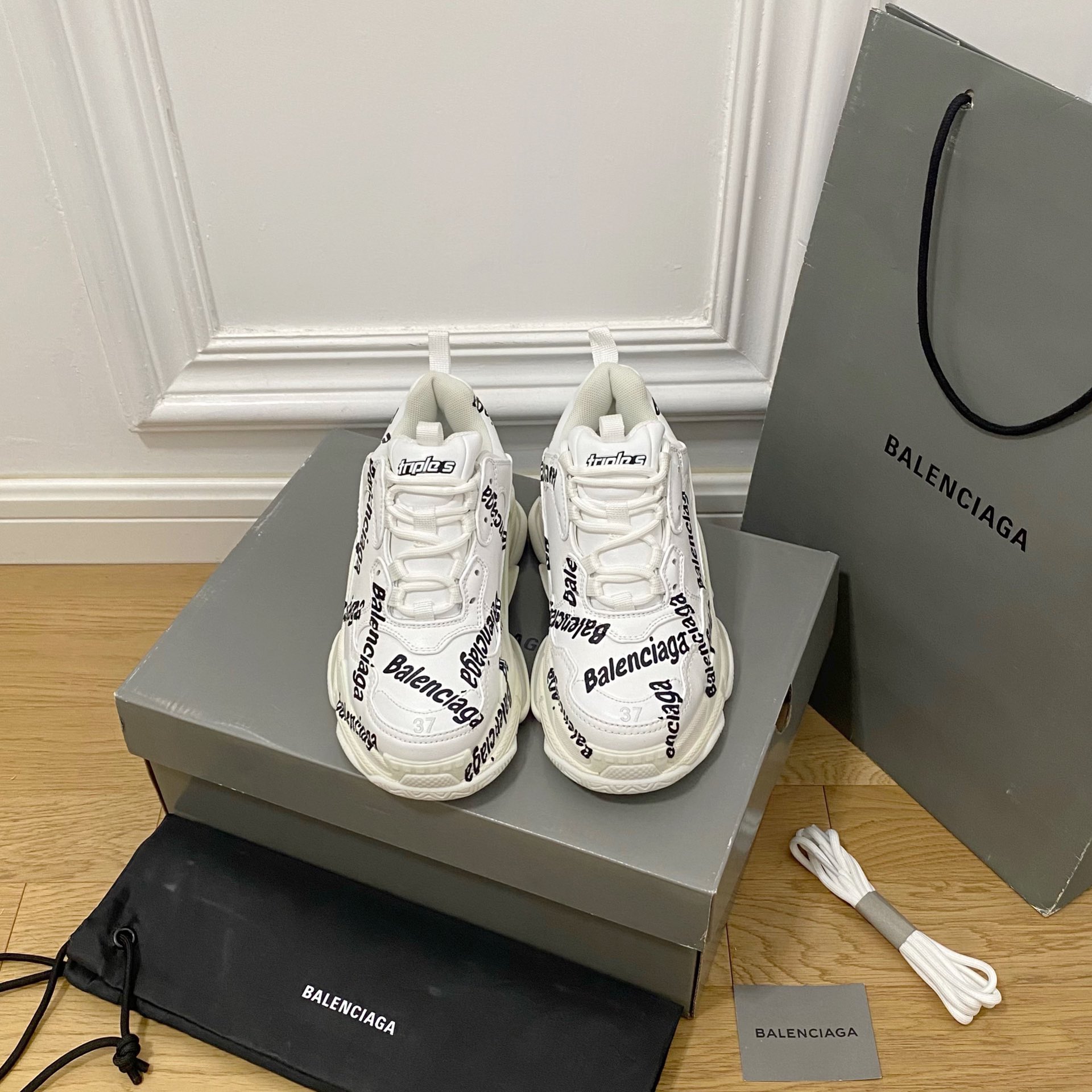 Letras oblicuas Balenciaga · Balenciaga 2022ss nuevo nuevo color triples suela gruesa zapatillas de deporte con realce …