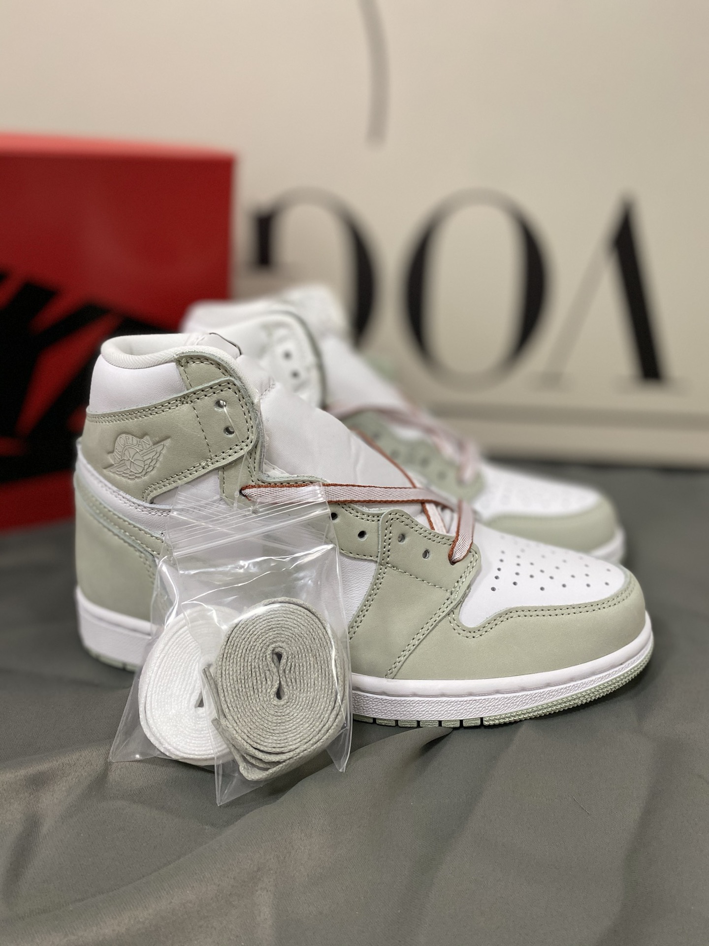 나이키조던 Air Jordan 1 Retro High OG 스니커즈 상세 이미지 2