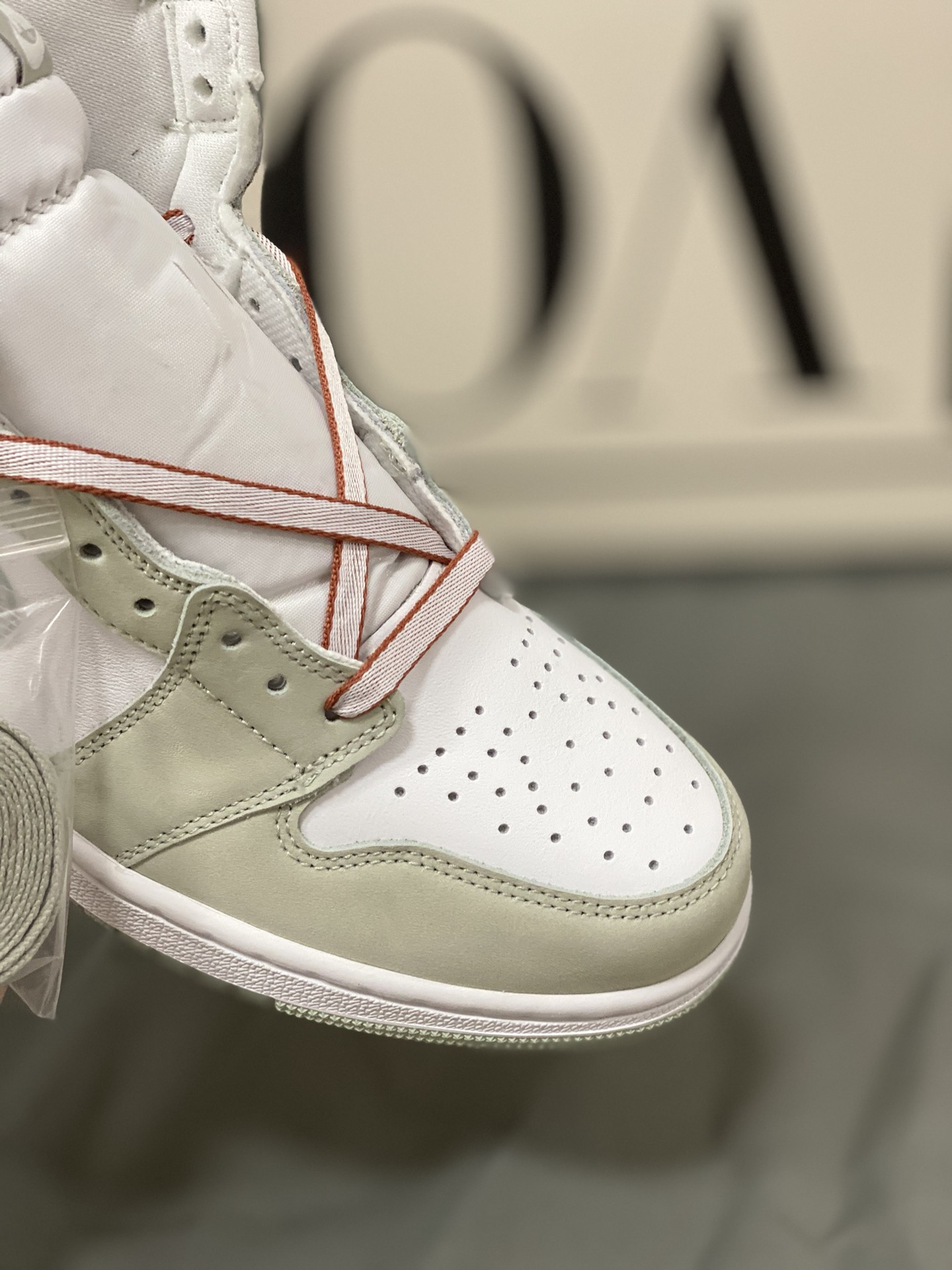 나이키조던 Air Jordan 1 Retro High OG 스니커즈 상세 이미지 8