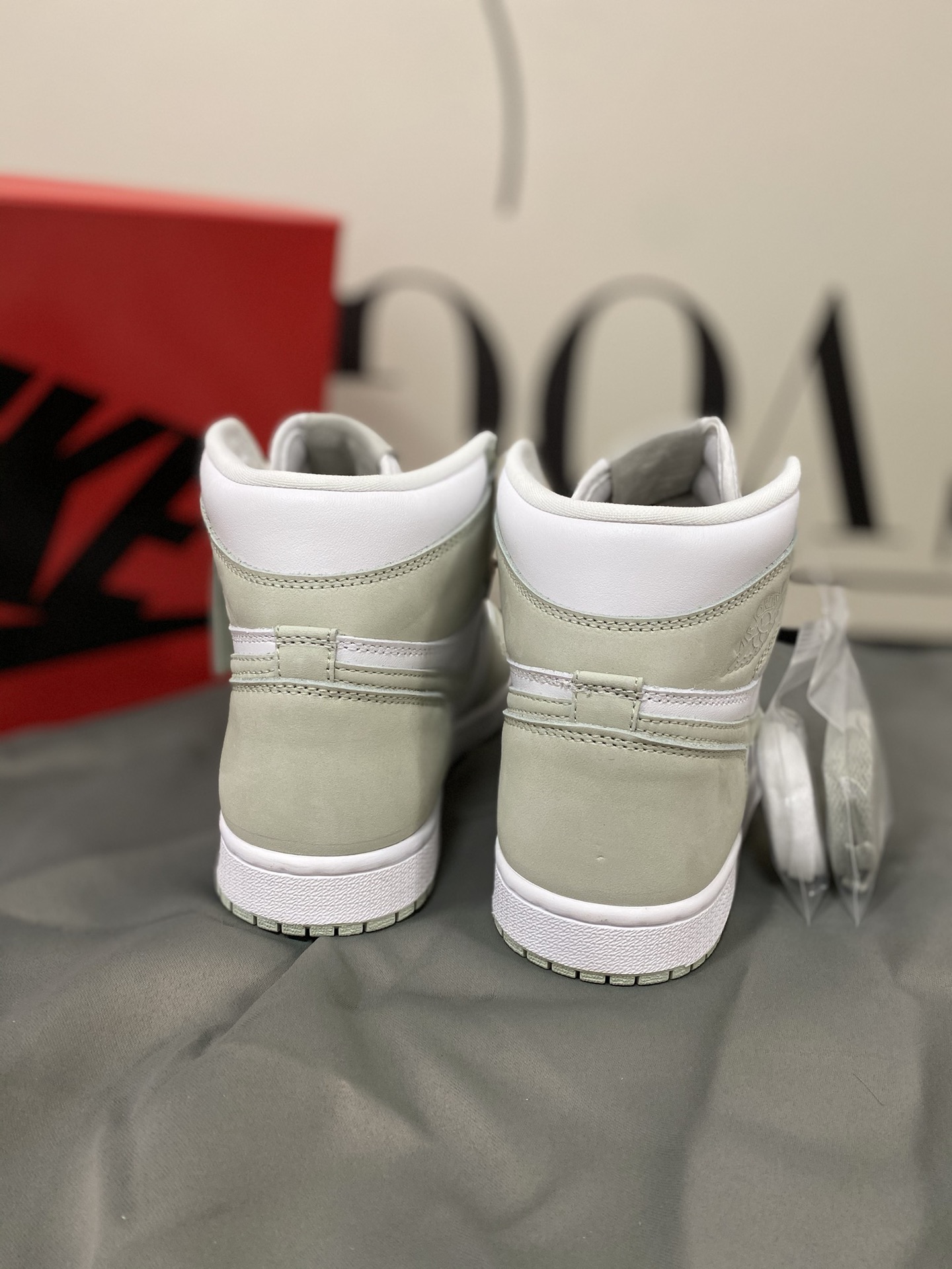 나이키조던 Air Jordan 1 Retro High OG 스니커즈 상세 이미지 6