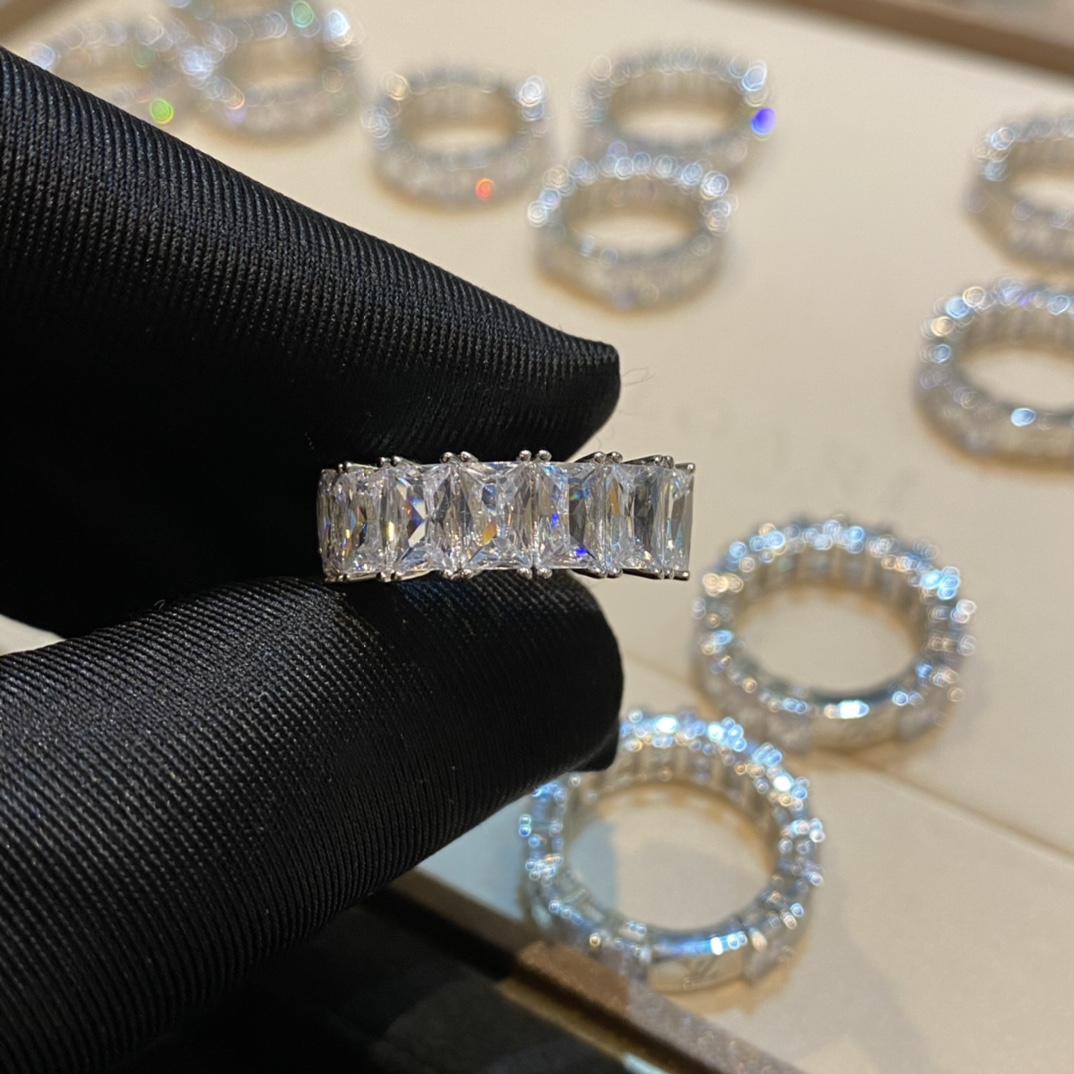 LV Ring