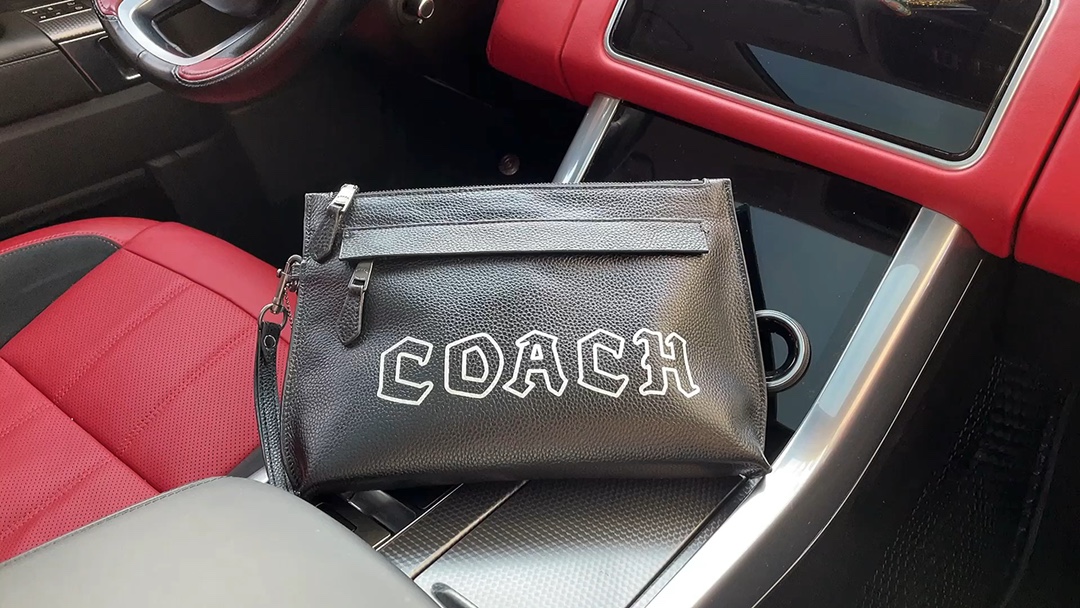 Coach 蔻驰  手拿包 实拍