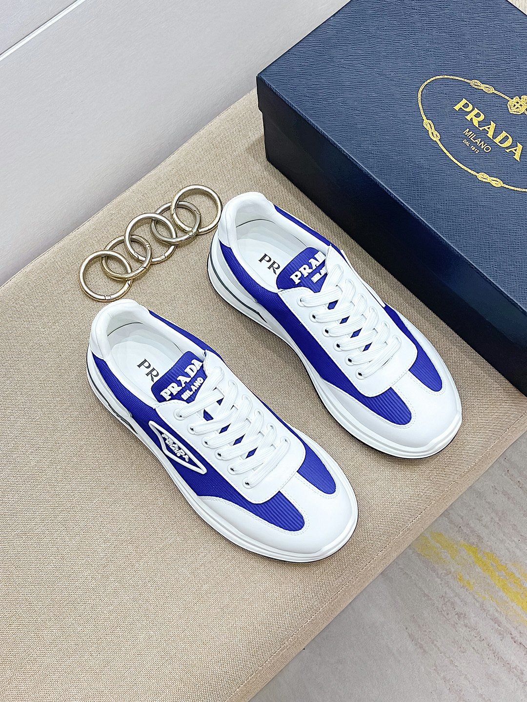 I5 Prada 普拉达 顶级原单，高品质原单牛货，顶级高丝光牛皮拼原版透气布料+进口滴胶，内里进口原版牛皮垫脚，原厂大底品质保证码38-44