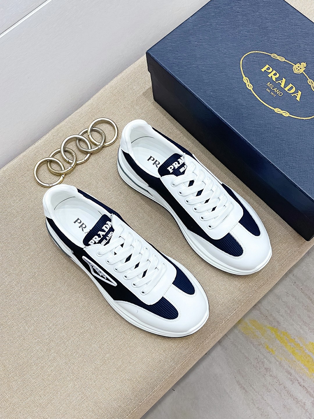 I5 Prada 普拉达 顶级原单，高品质原单牛货，顶级高丝光牛皮拼原版透气布料+进口滴胶，内里进口原版牛皮垫脚，原厂大底品质保证码38-44