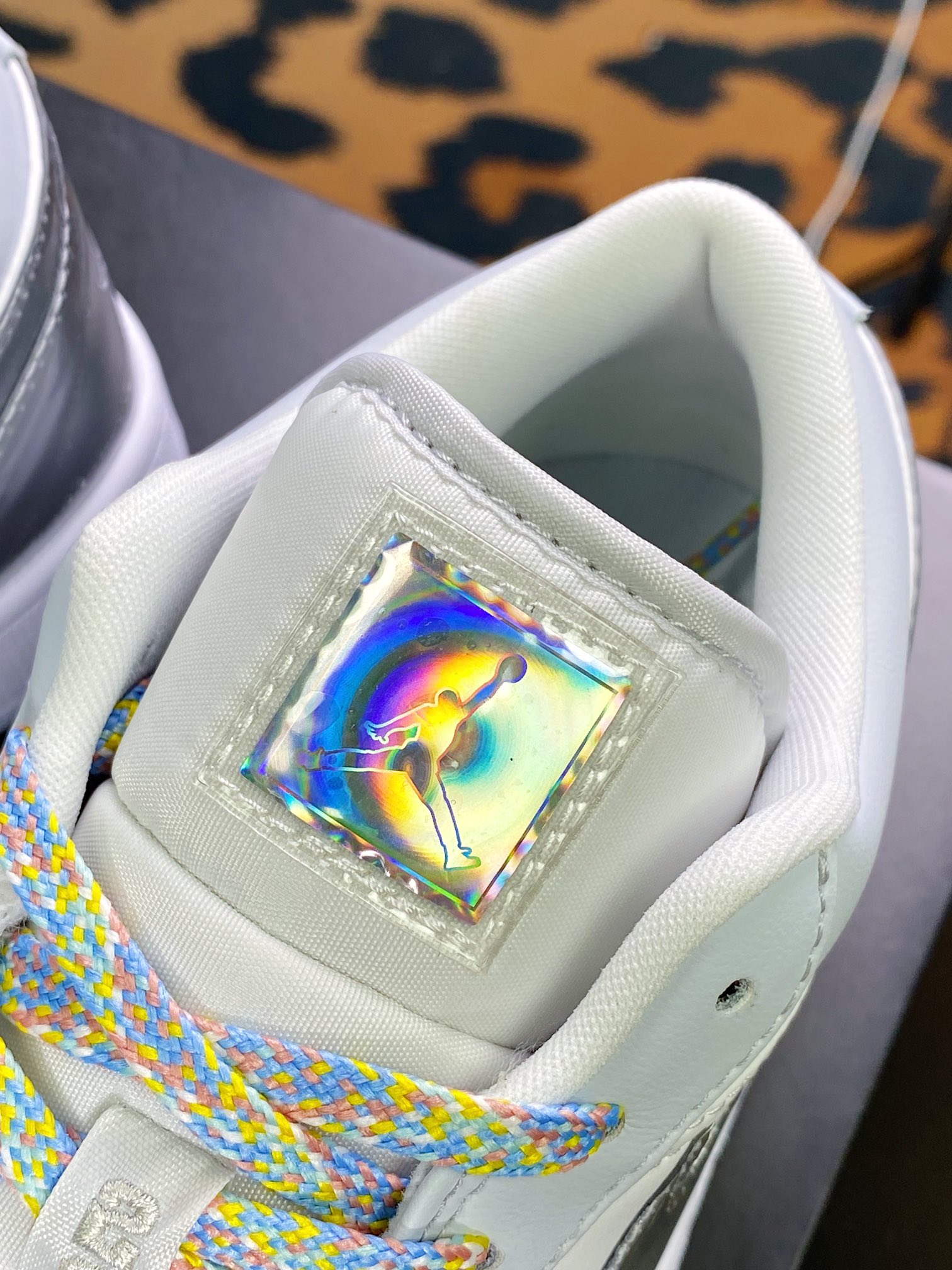 200 Air Jordan 1 Low SE”Beaded Swoosh”AJ1乔丹一代低帮经典复古篮球鞋“白灰米白银勾”DV1762-001