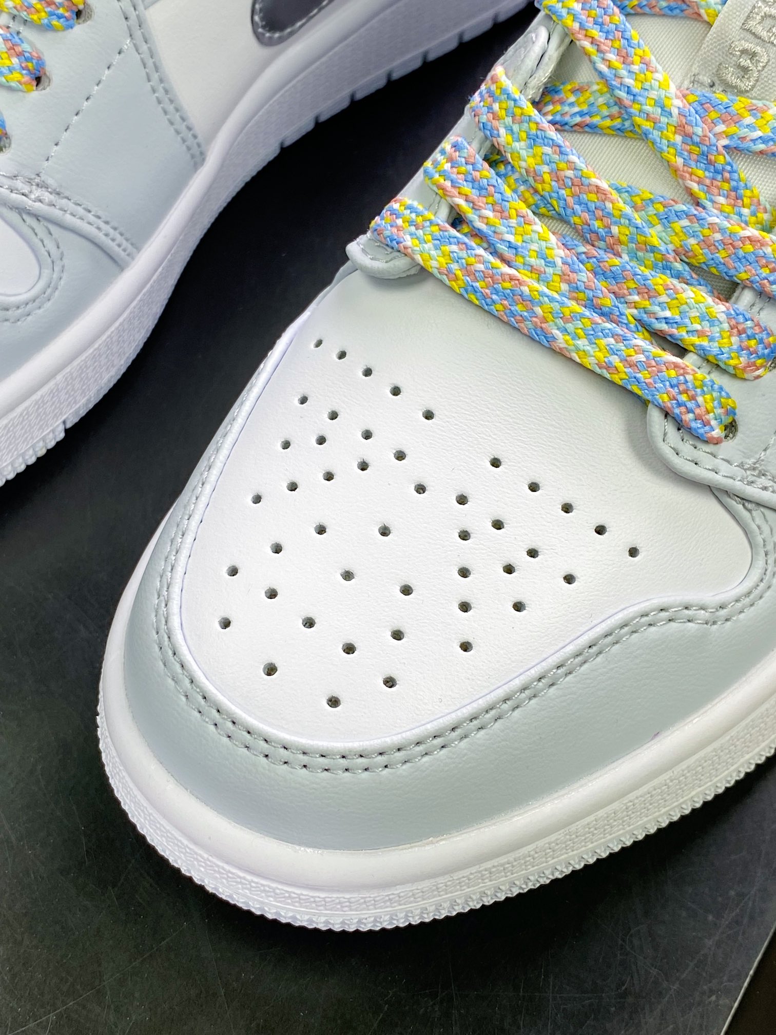 200 Air Jordan 1 Low SE”Beaded Swoosh”AJ1乔丹一代低帮经典复古篮球鞋“白灰米白银勾”DV1762-001