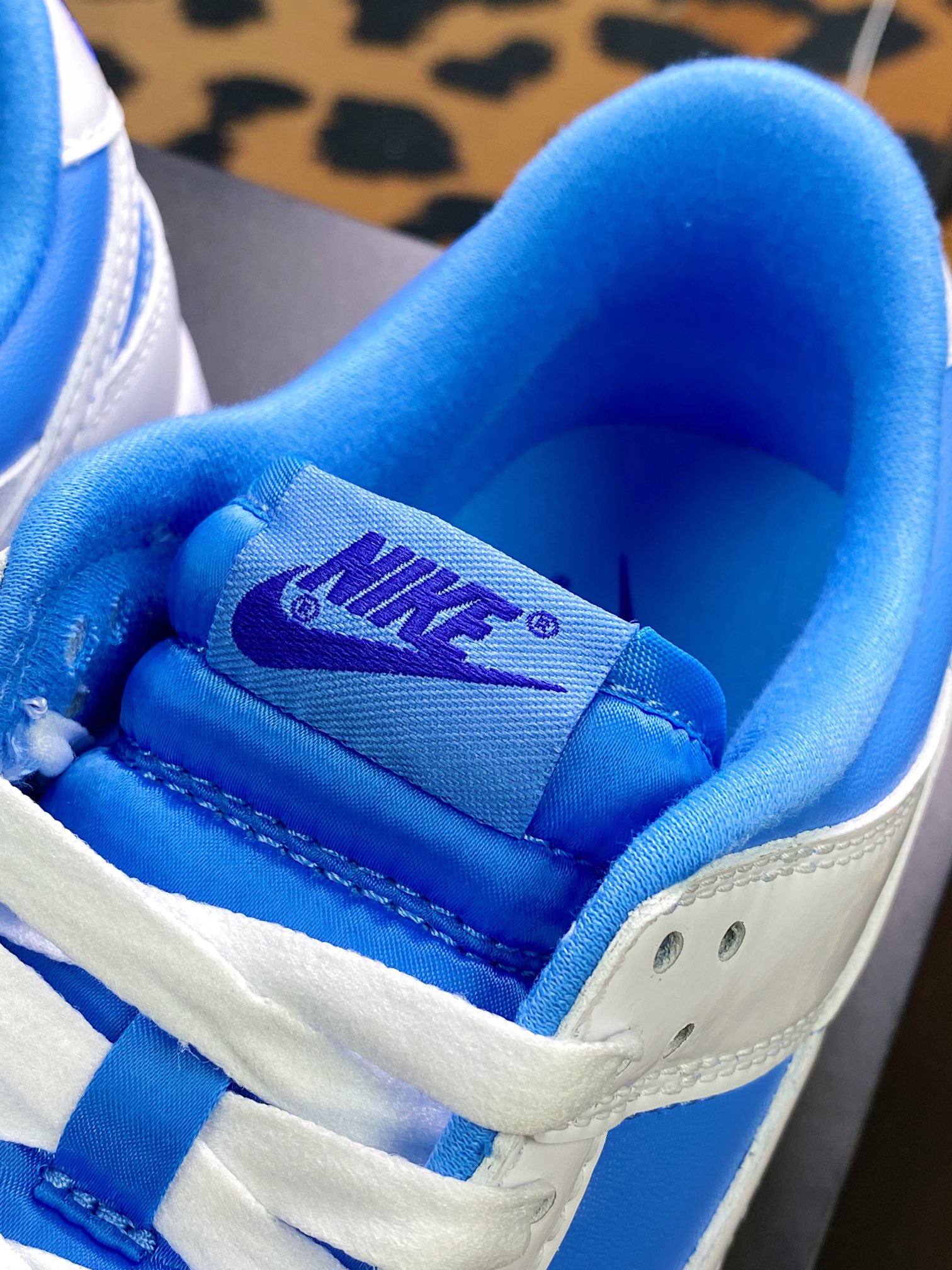 300 WMNS SB Dunk Low”University Blue”扣篮系列低帮板鞋“反转北卡蓝白蓝 ”DJ9955-101