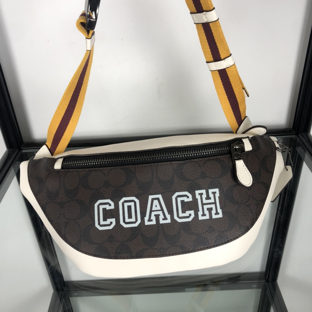 💰200 新款coach/蔻驰男胸包 cb912 全新注入Varsity 学院风的warren belt bag 男女通勤 可单肩斜挎包 休闲运动腰包 帅气十足 尺寸：30*12*11cm