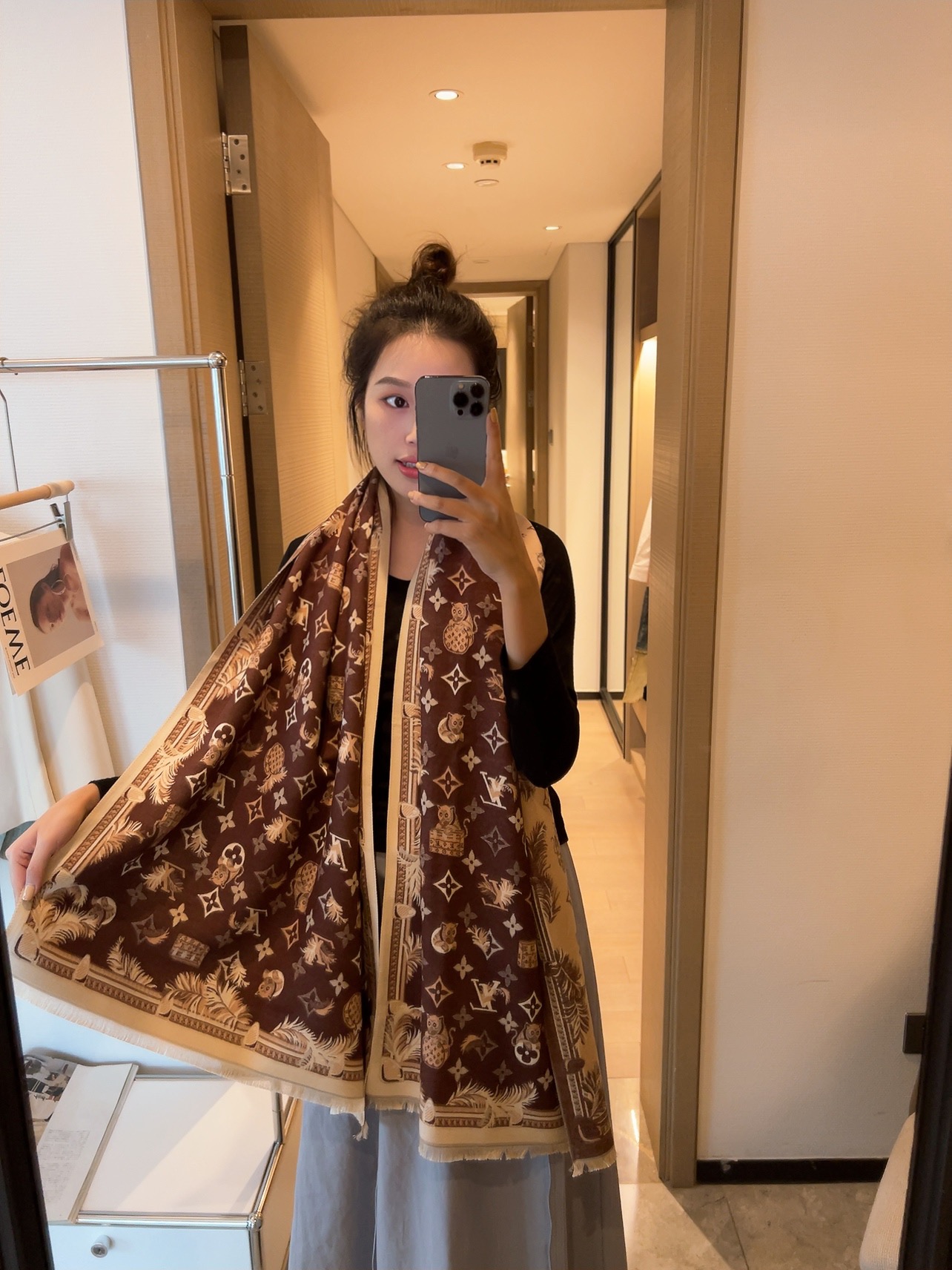 Louis Vuitton Haute Couture Silk Twill Scarf Shawl Ref.4CC5D6AA 3