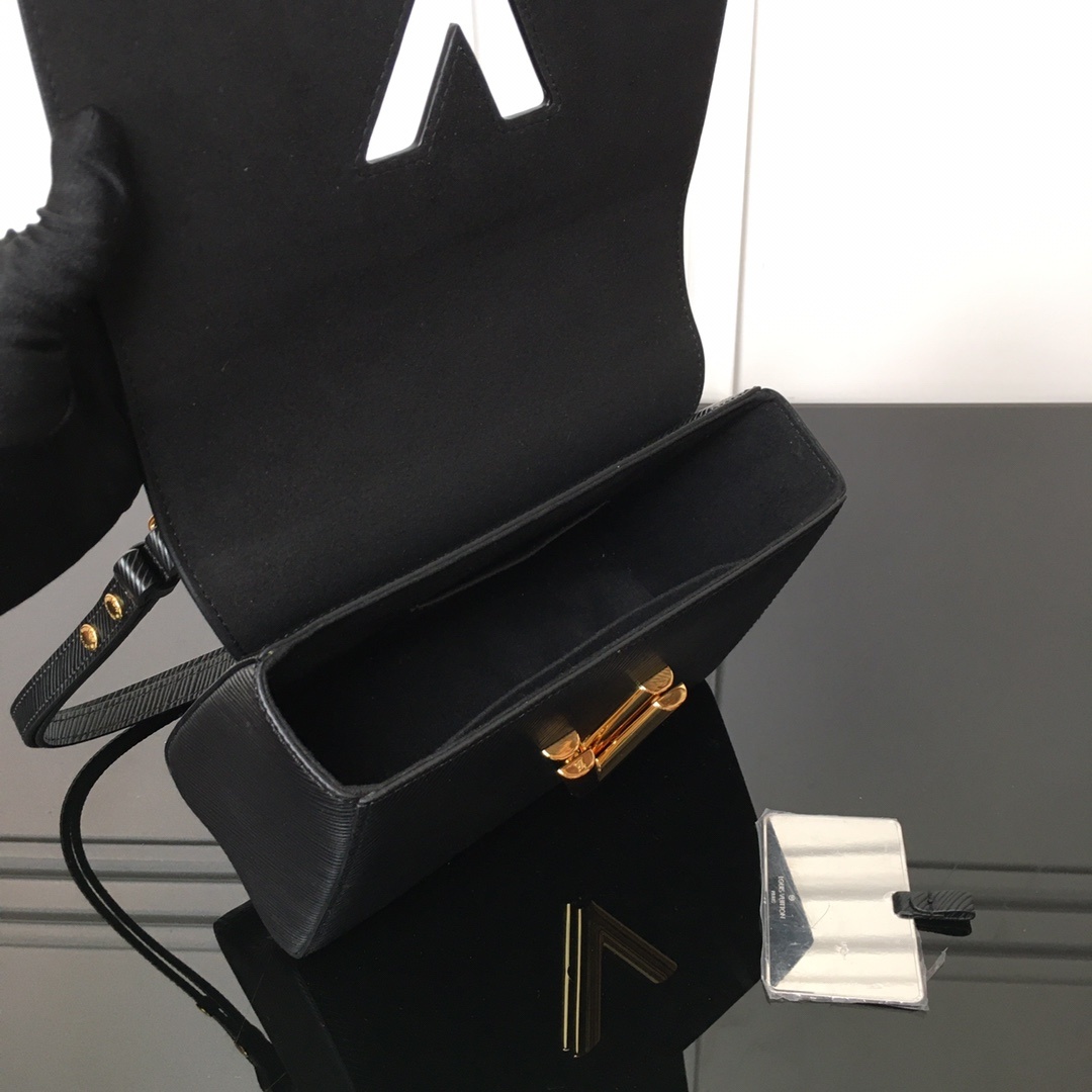 M59887黑色【顶级原单】本款 Twist 中号手袋取材深染 Epi 粒面皮革,搭配可拆卸粗犷皮革编织