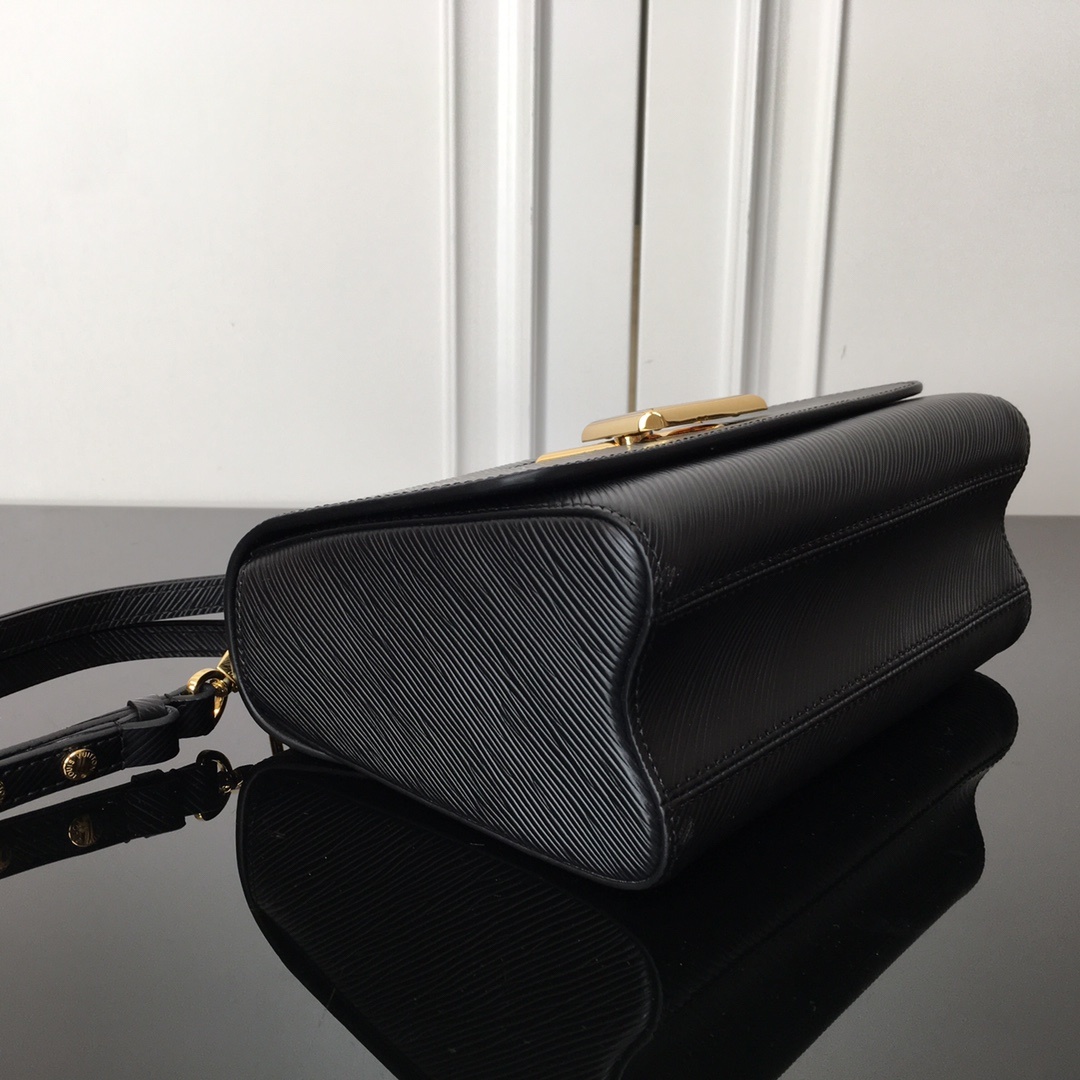 M59887黑色【顶级原单】本款 Twist 中号手袋取材深染 Epi 粒面皮革,搭配可拆卸粗犷皮革编织