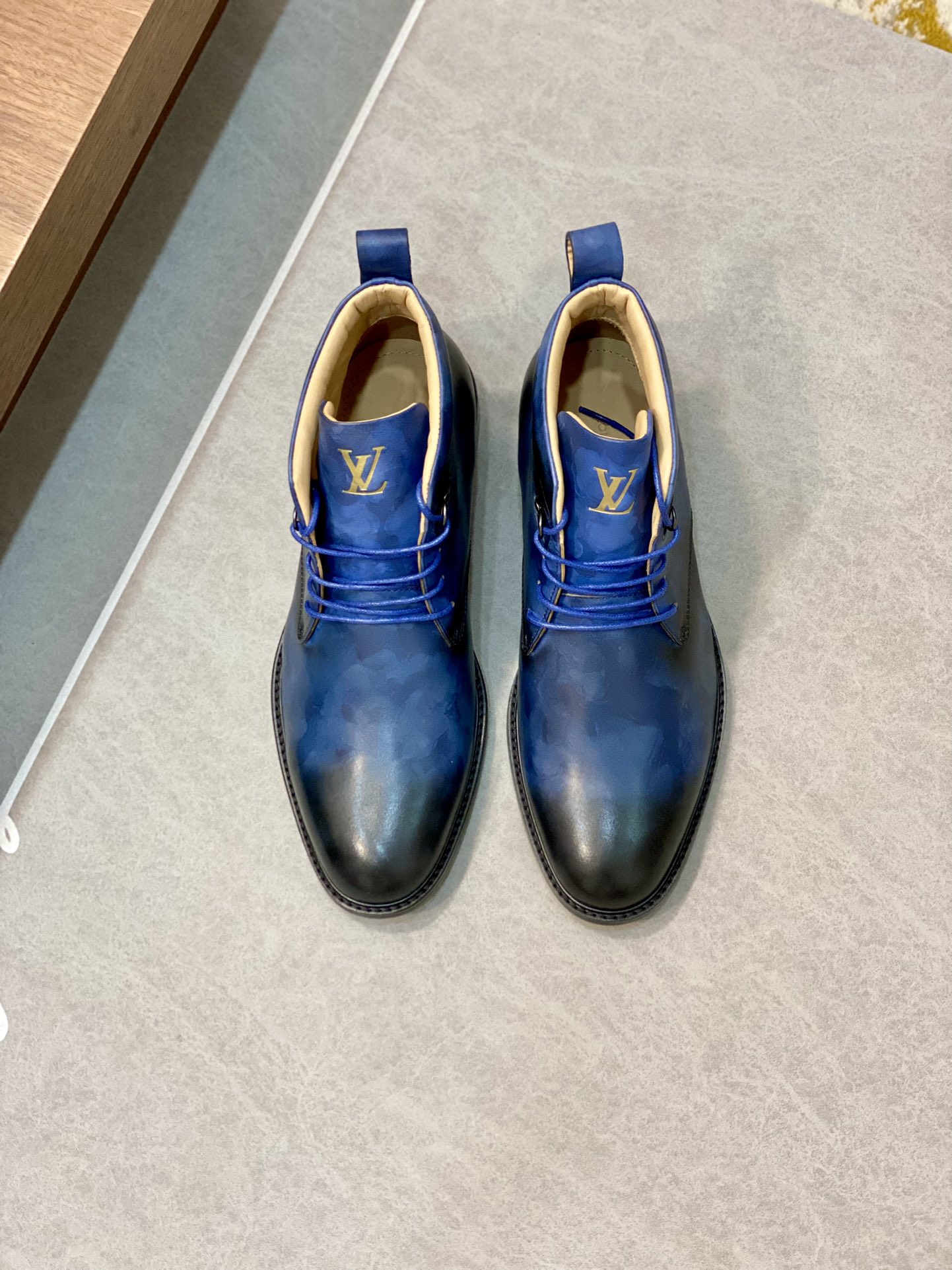 Louis Vuitton Casual Shoes Cowhide Fetal Vintage Mid Tops