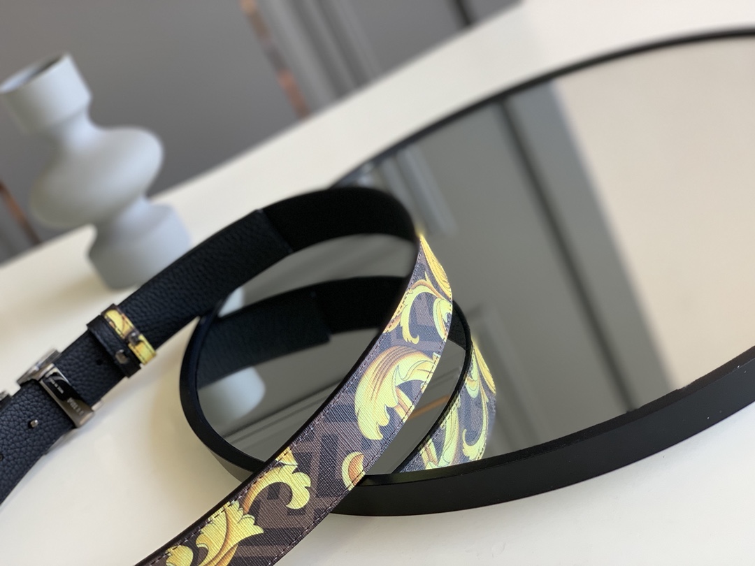 Fendi 五金做工精细 线条流畅 表面光滑 𝐙𝐏电镀工艺 香港通关【𝐇𝐀𝐀𝐒】 进口皮料