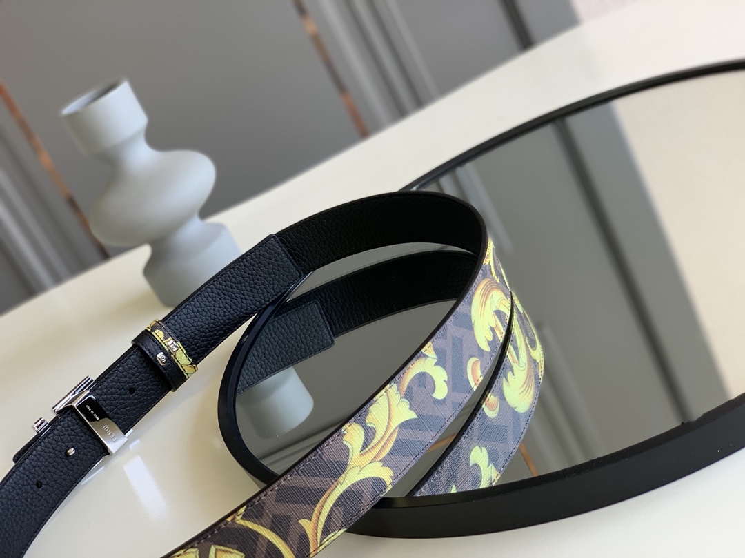 Fendi 五金做工精细 线条流畅 表面光滑 𝐙𝐏电镀工艺 香港通关【𝐇𝐀𝐀𝐒】 进口皮料