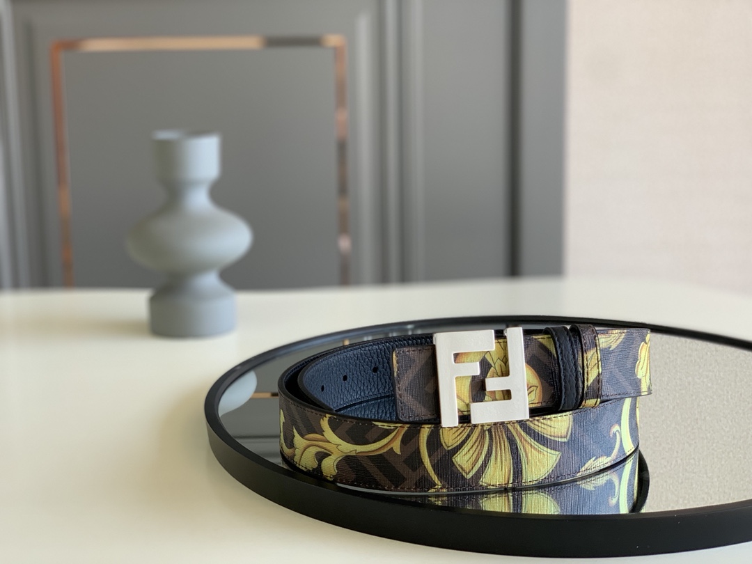 Fendi 五金做工精细 线条流畅 表面光滑 𝐙𝐏电镀工艺 香港通关【𝐇𝐀𝐀𝐒】 进口皮料