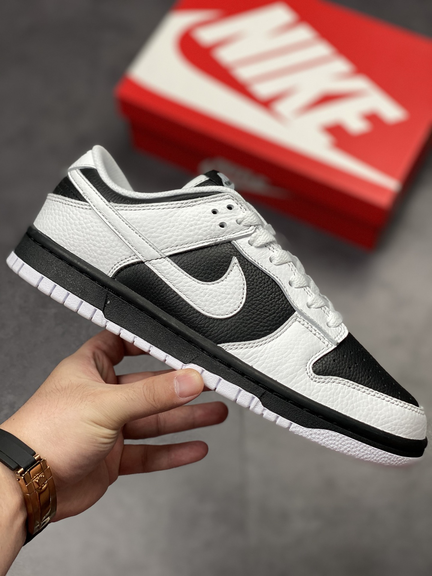 280 Nike Dunk Low “Reverse Panda” 反转熊猫2.0 FD9064-011